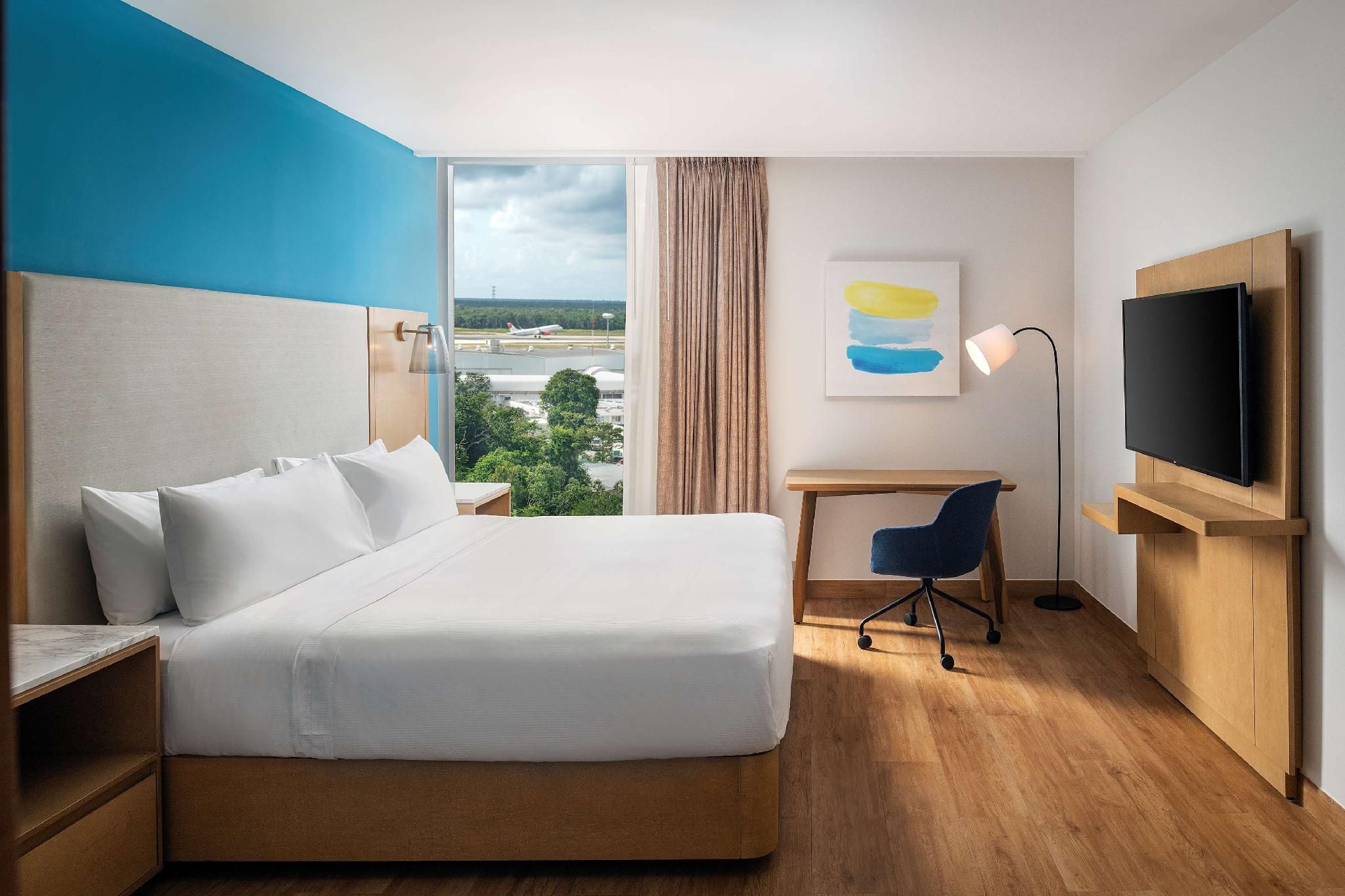 Hilton Garden Inn Cancun Airport 1 King Bed 