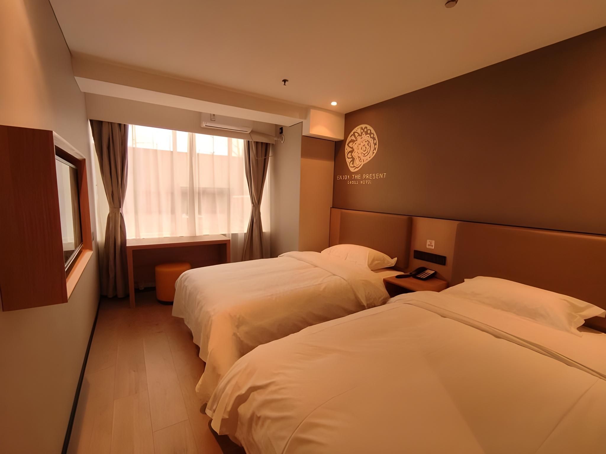 Twin Business Room