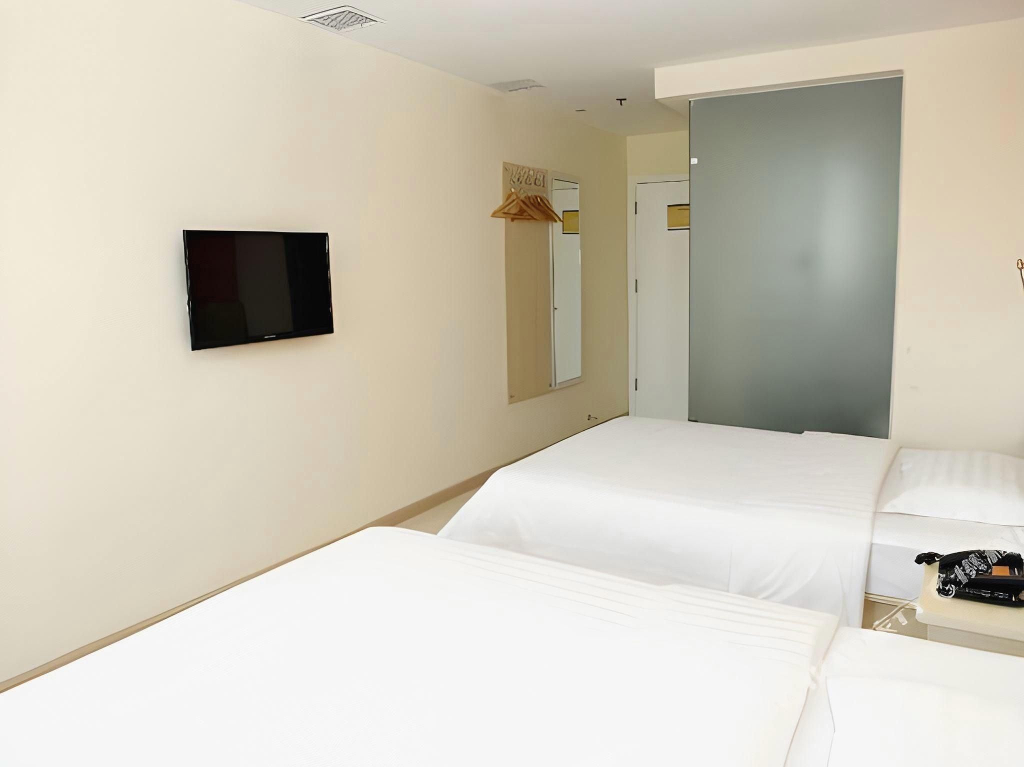 WH - Traditional Bed Room