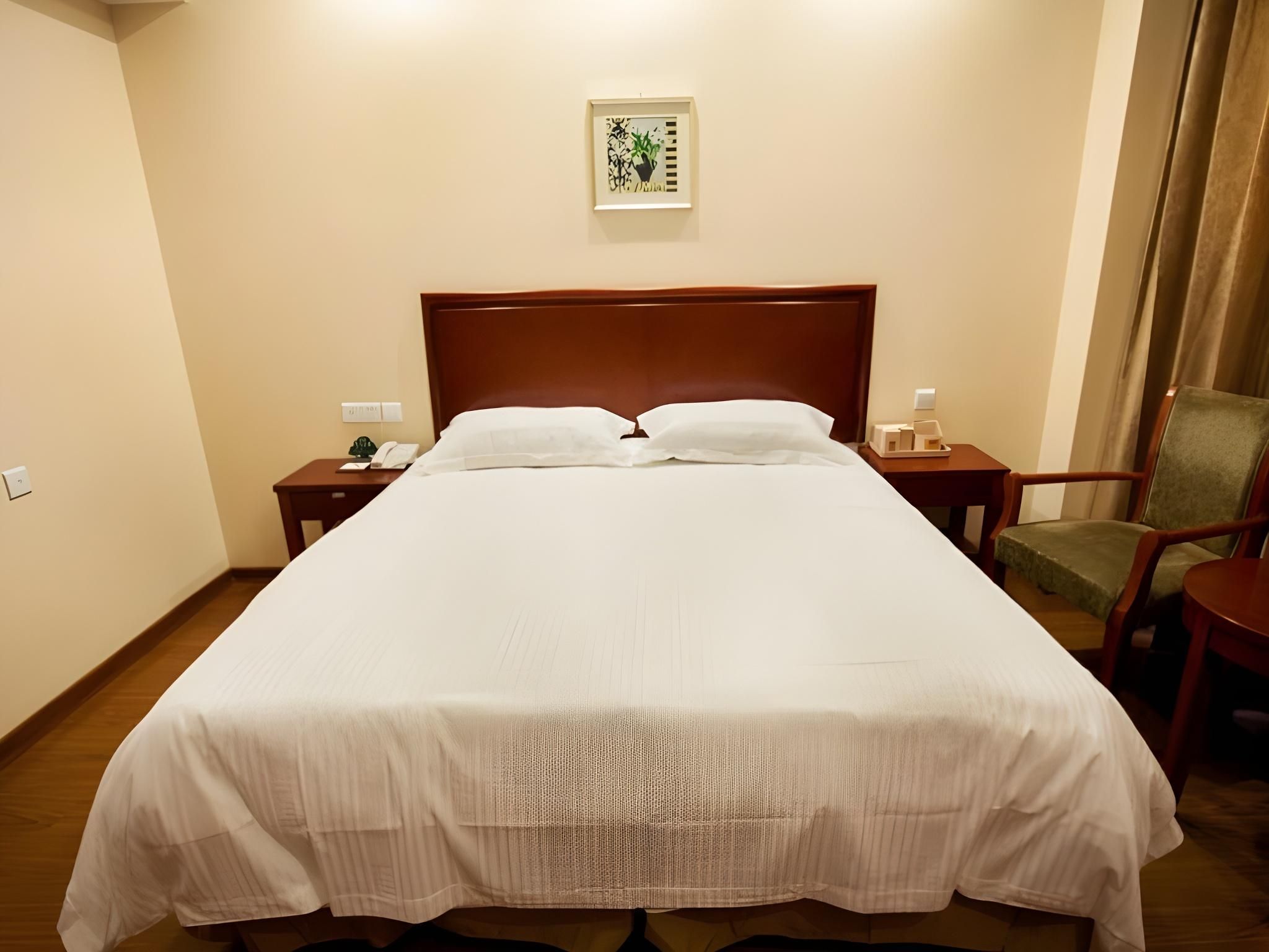 GTI - 1 Bed Guest Room, 1.5M Bed