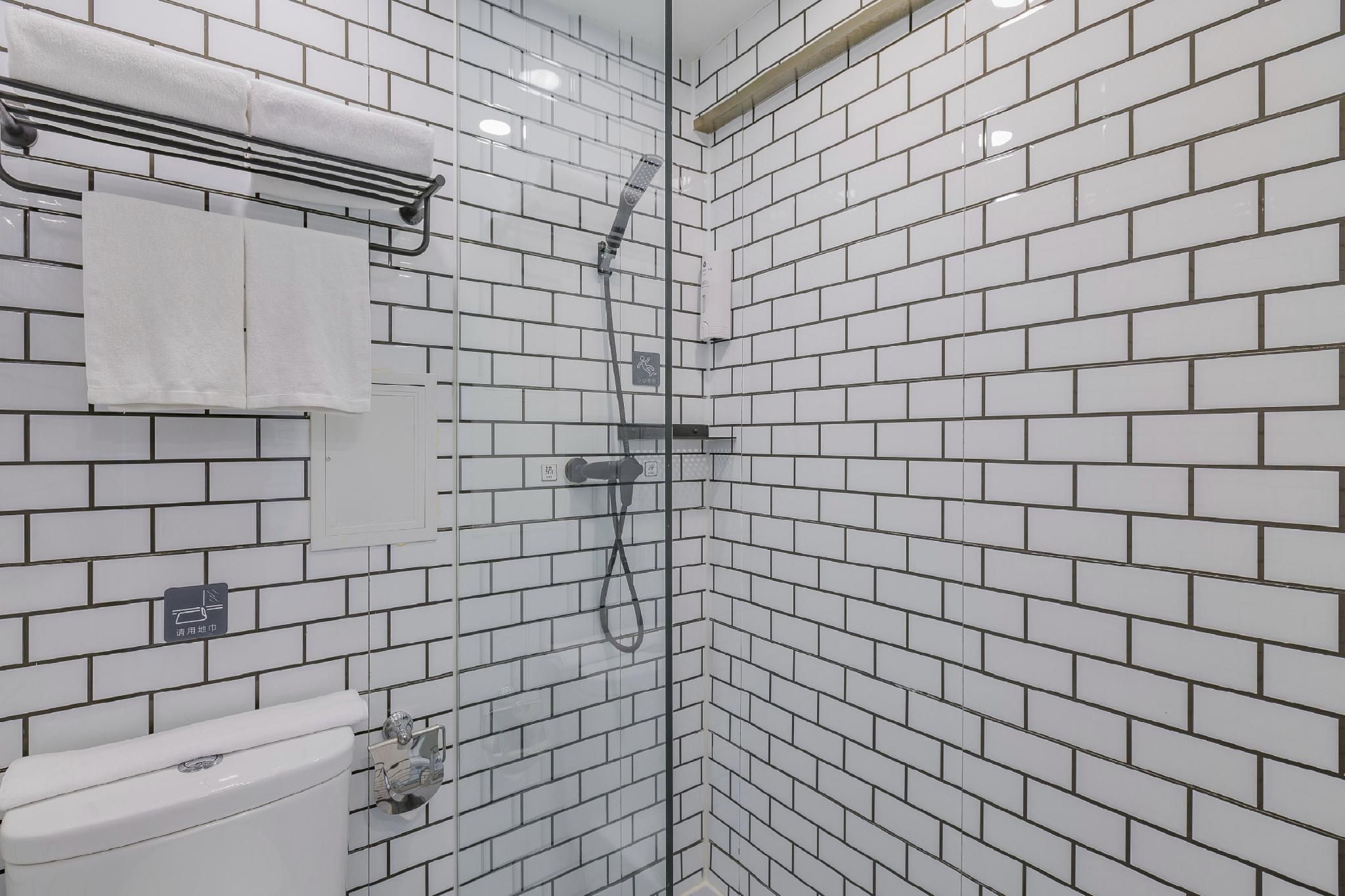 93976b82e3904f2b2b13f181b960eea7