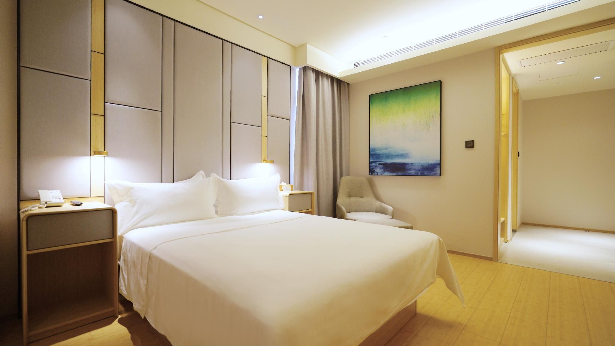 Hotel Queen Room