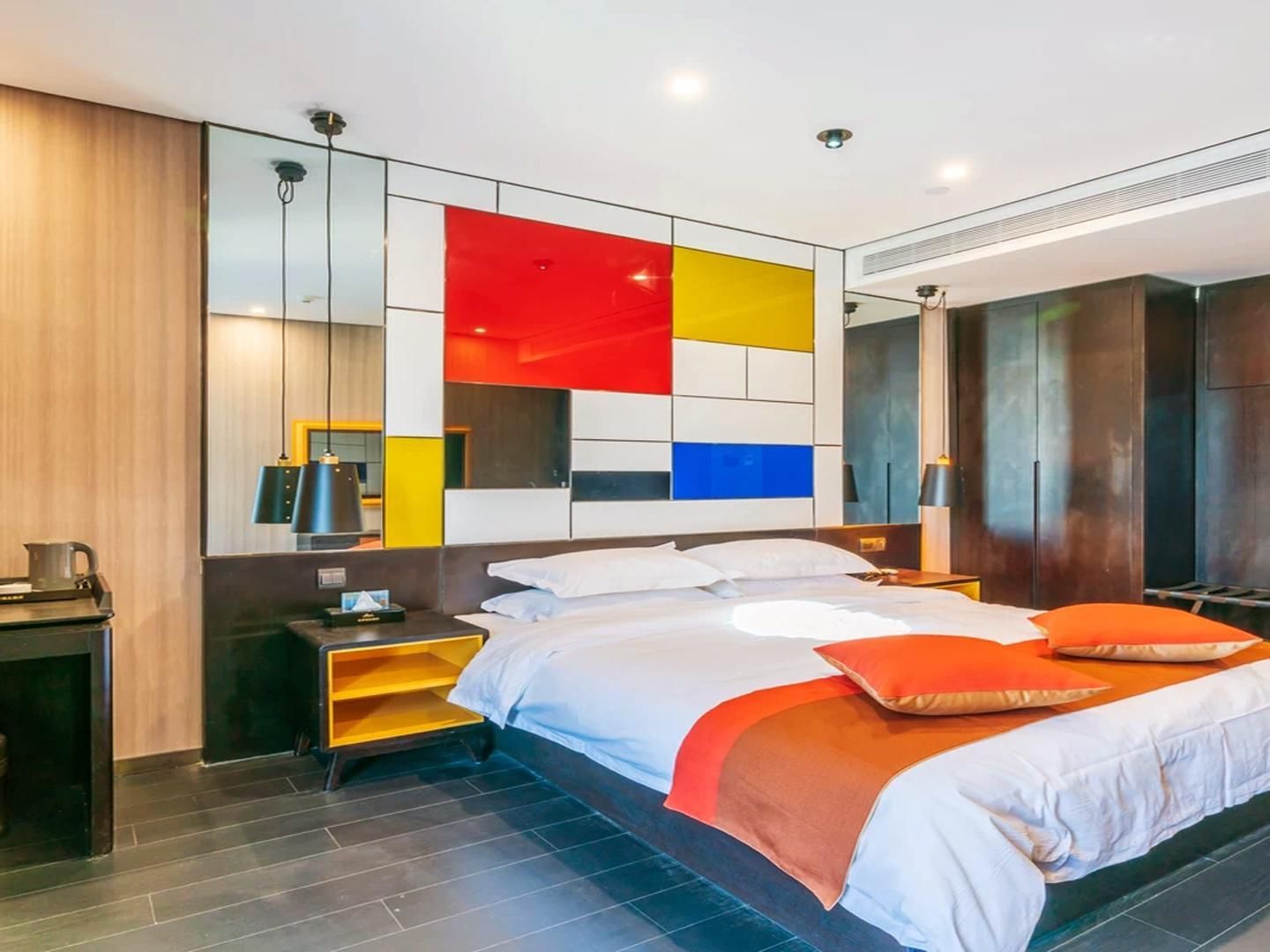 Huazhu - Room With Bed