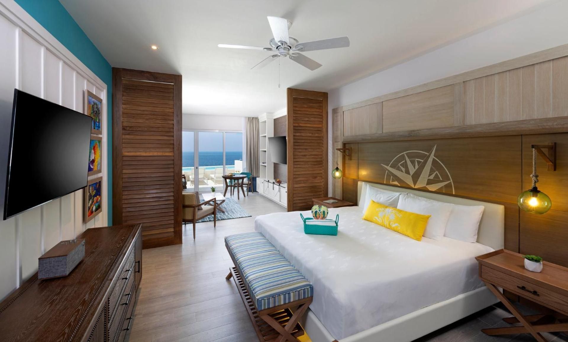 OCEAN FRONT INFINITY POOL SUITE