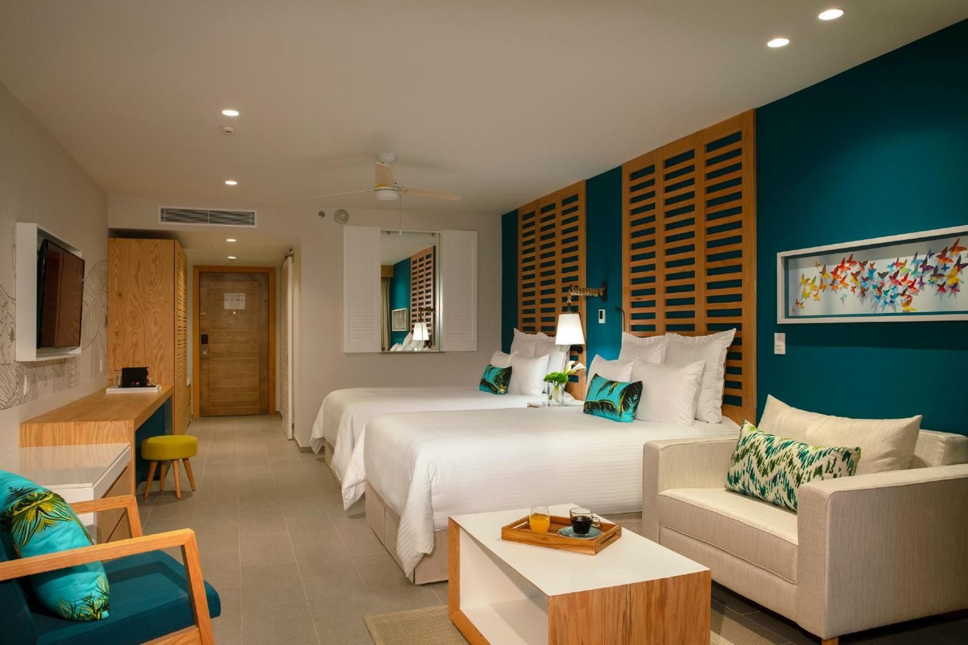 Preferred Club Junior Suite Swim Out Double