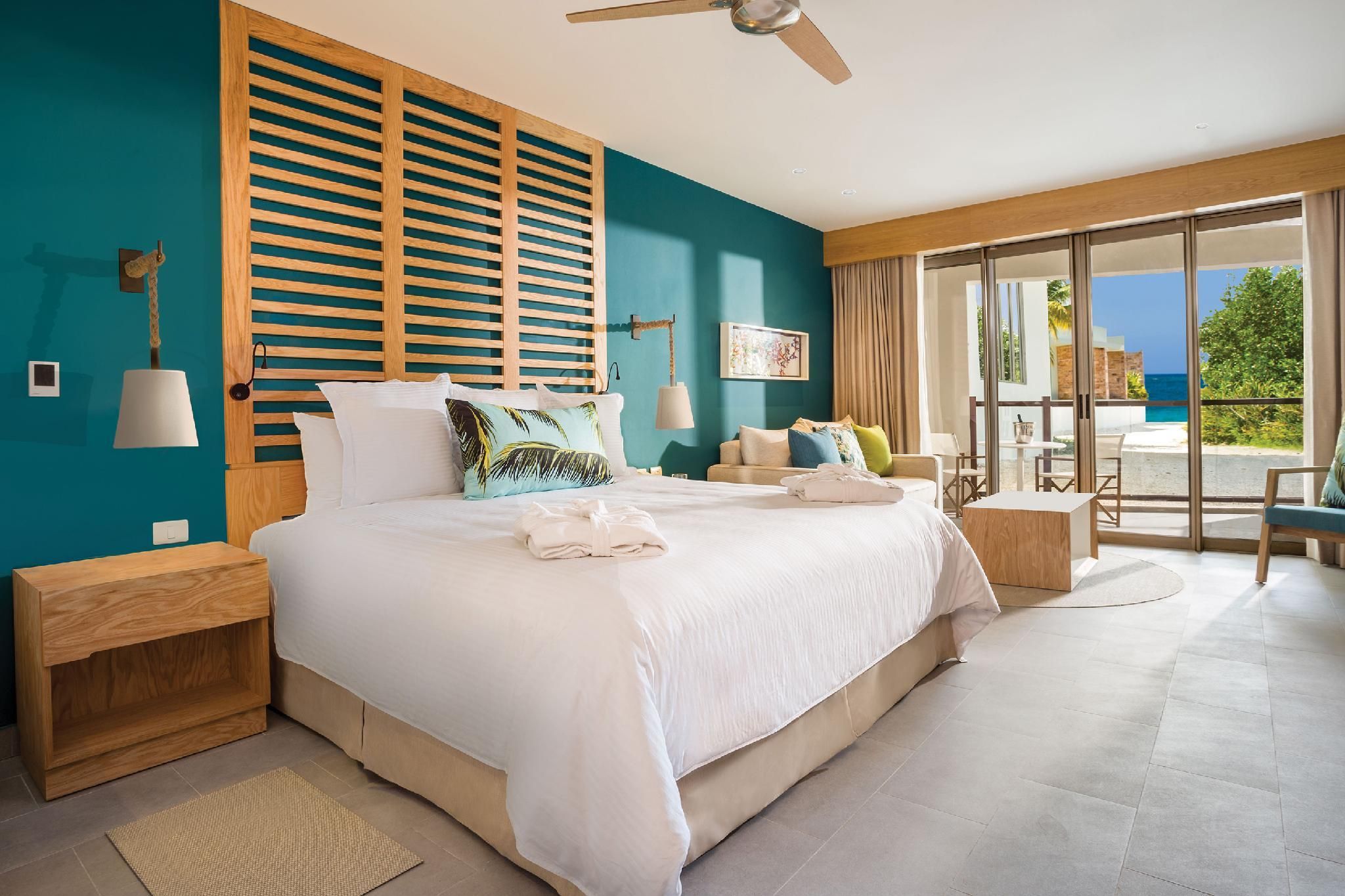 Junior Suite Partial Ocean View King