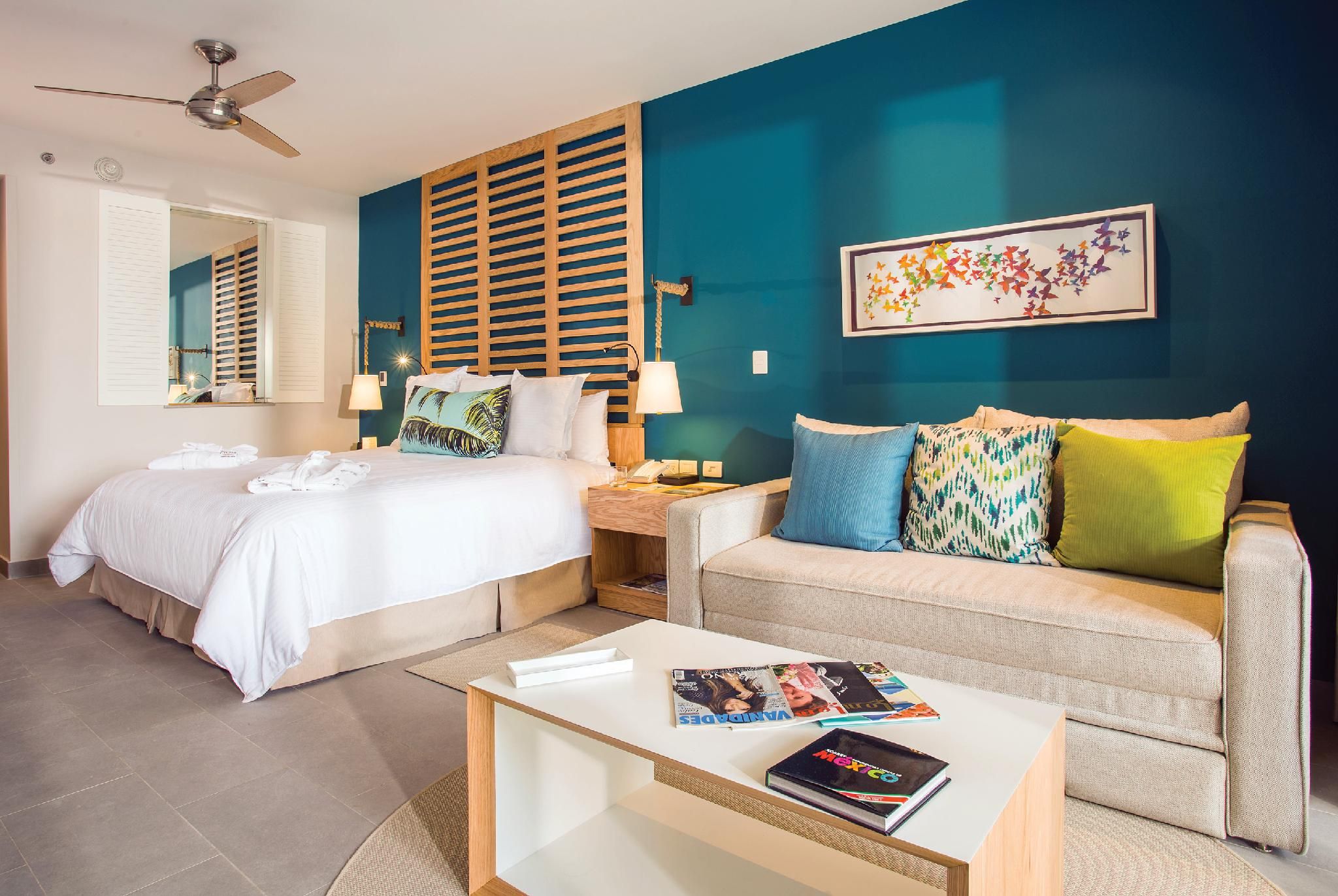 Junior Suite Partial Ocean View King