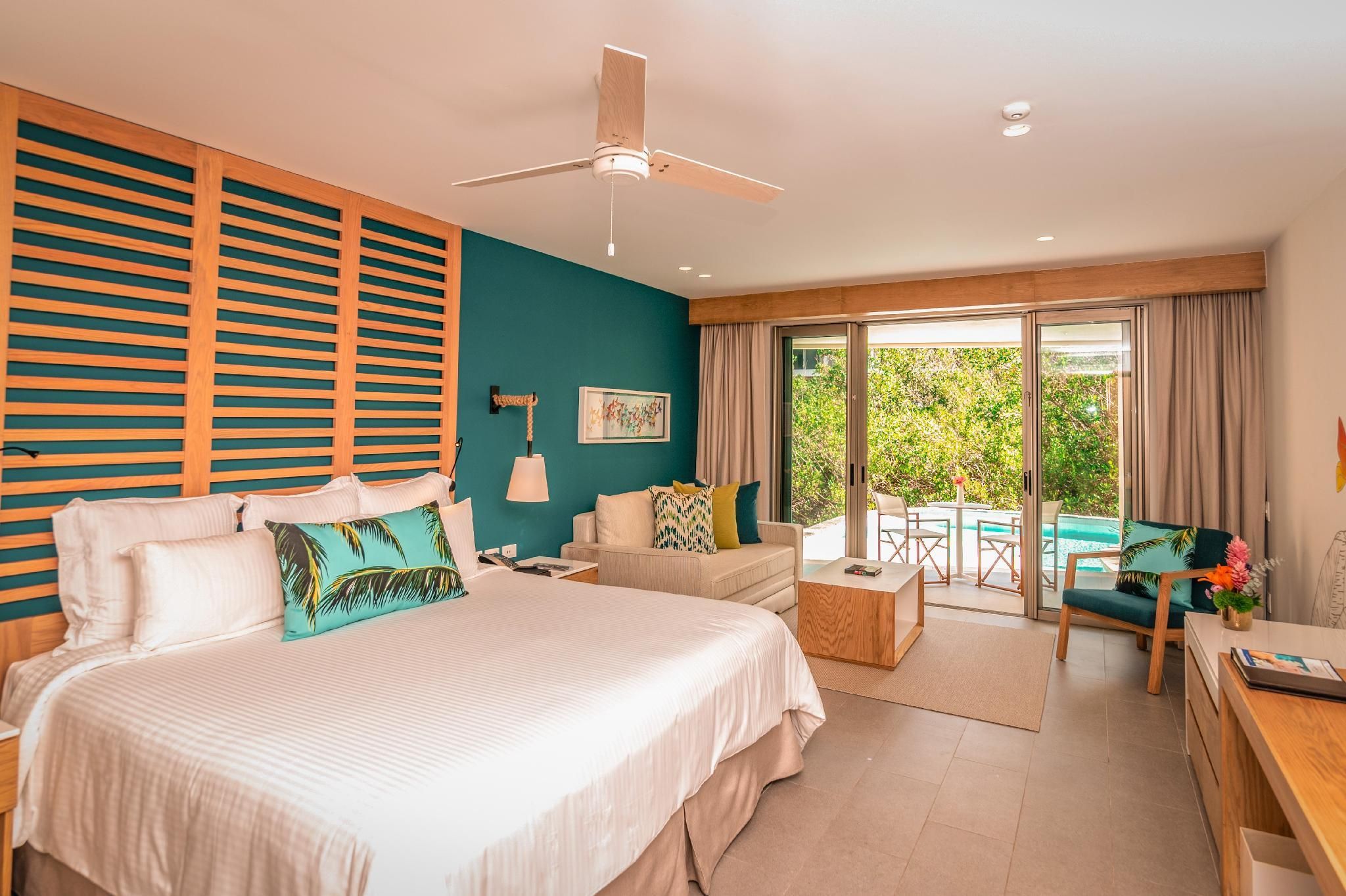 Junior Suite Swim Out King