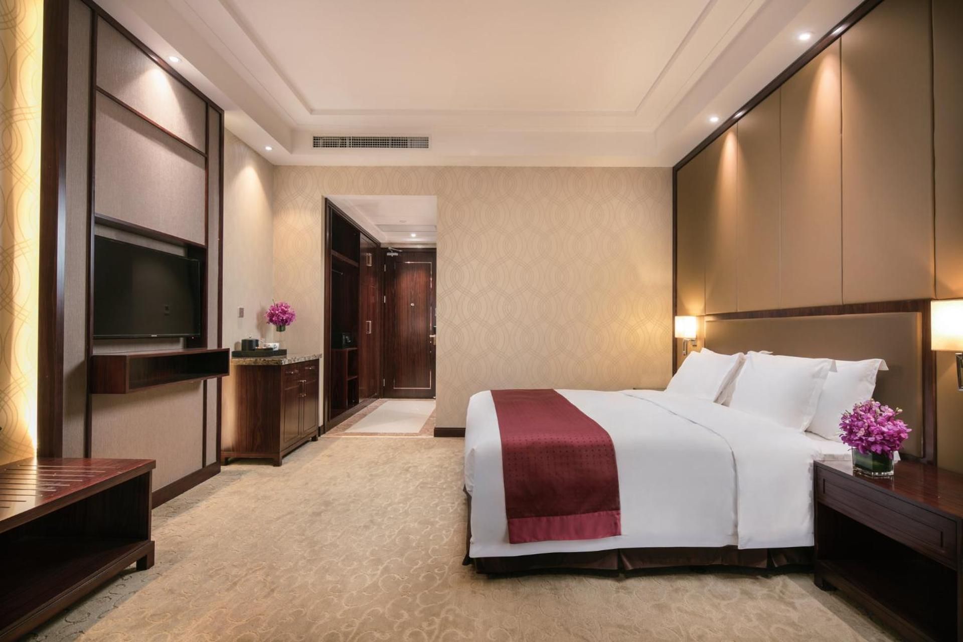 Standard King Room