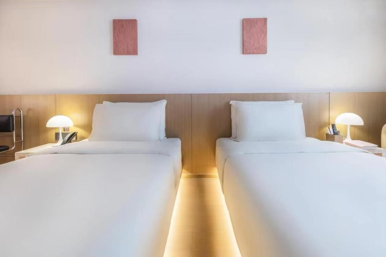 Vinyl Classic Twin Room