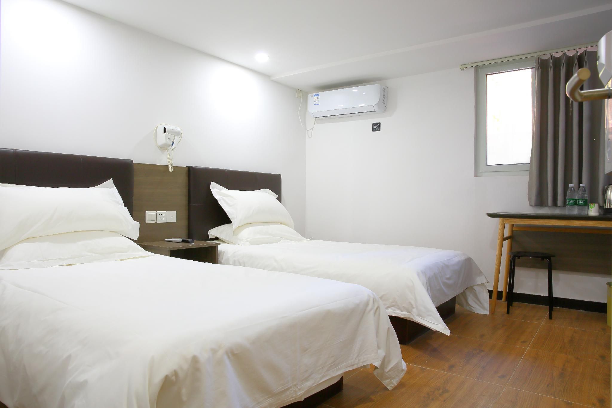 Huazhu - Family Room