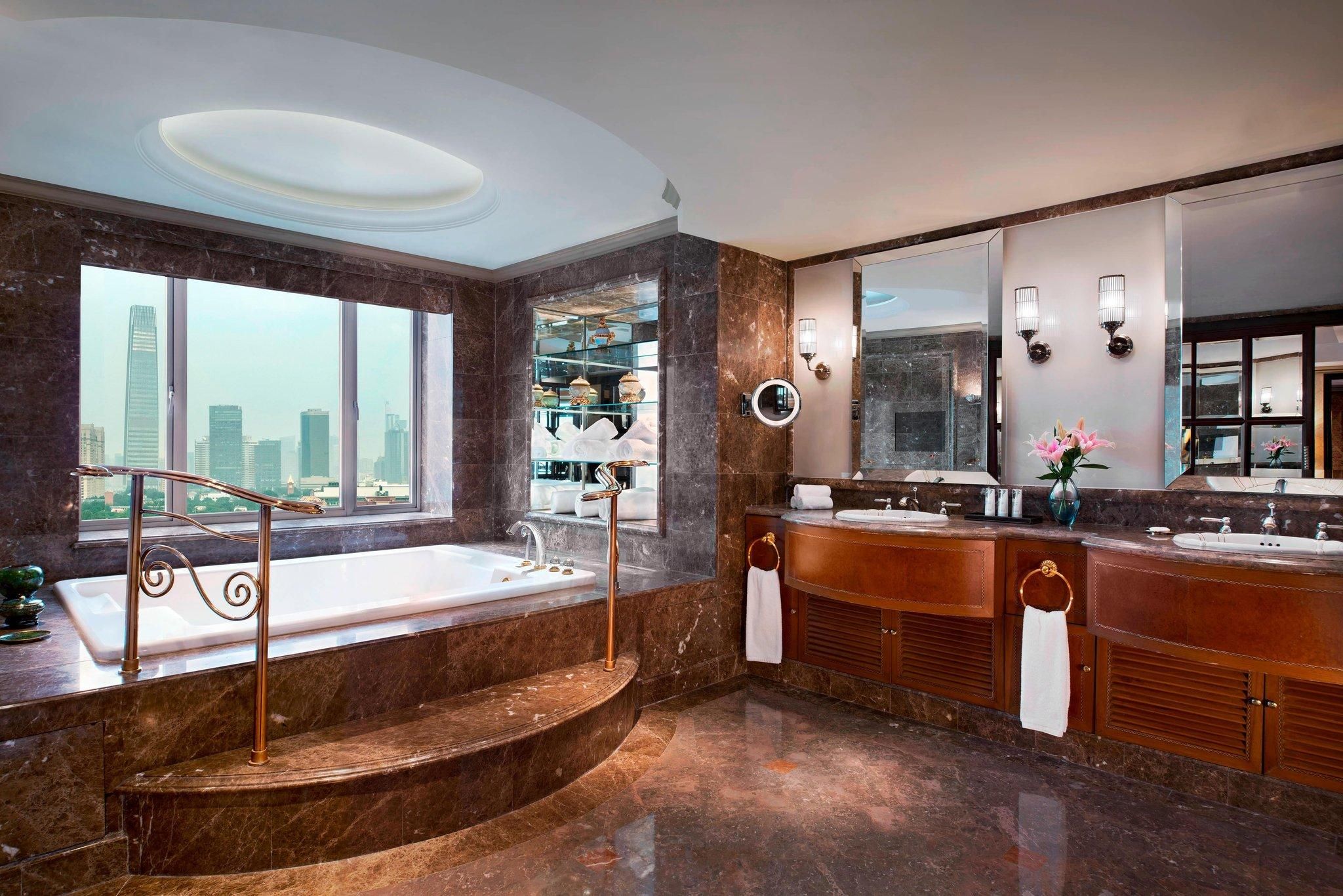 Presidential Suite, 1 King, City view
