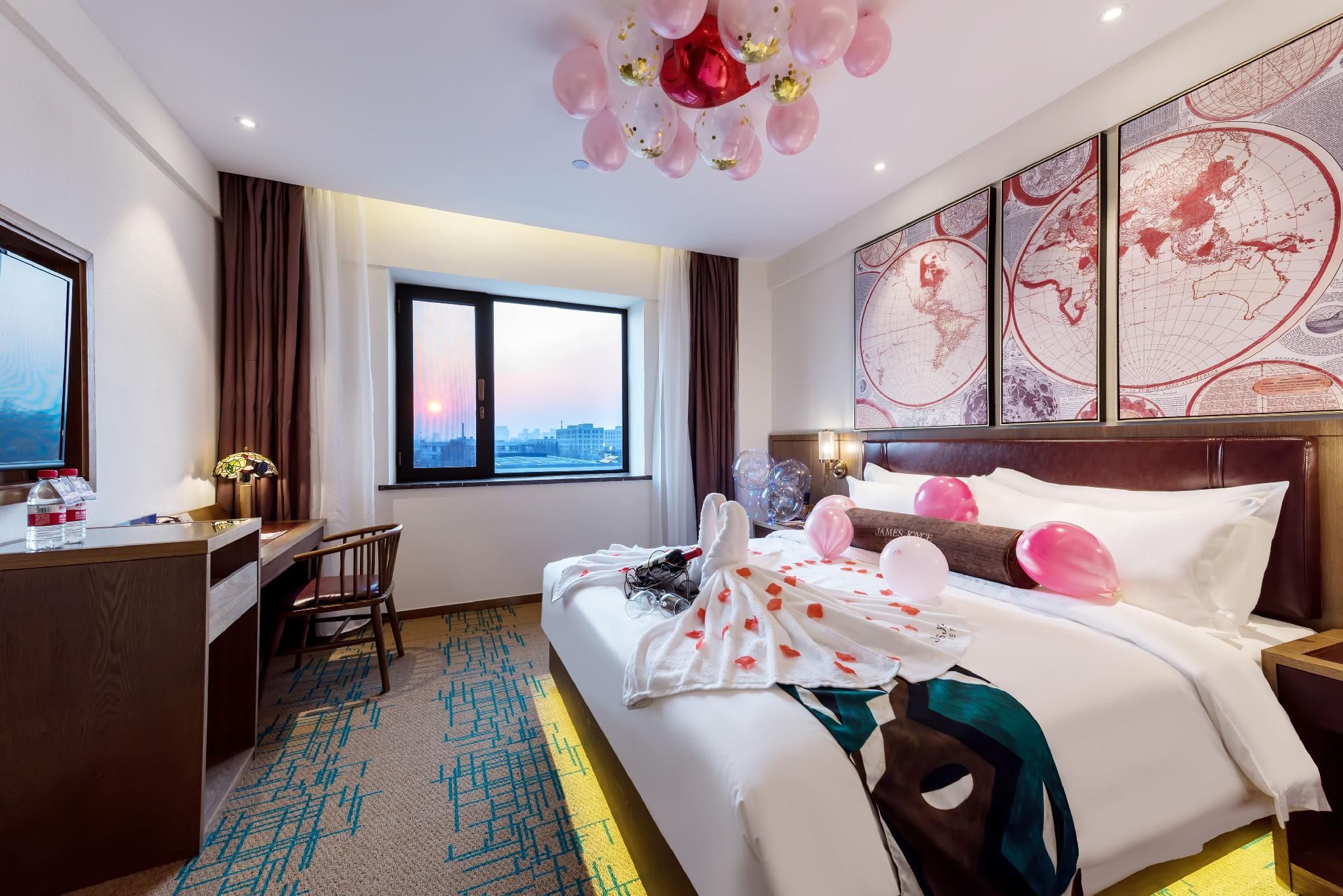 James Joyce - Zhizun Romantic Redwine Bed Room
