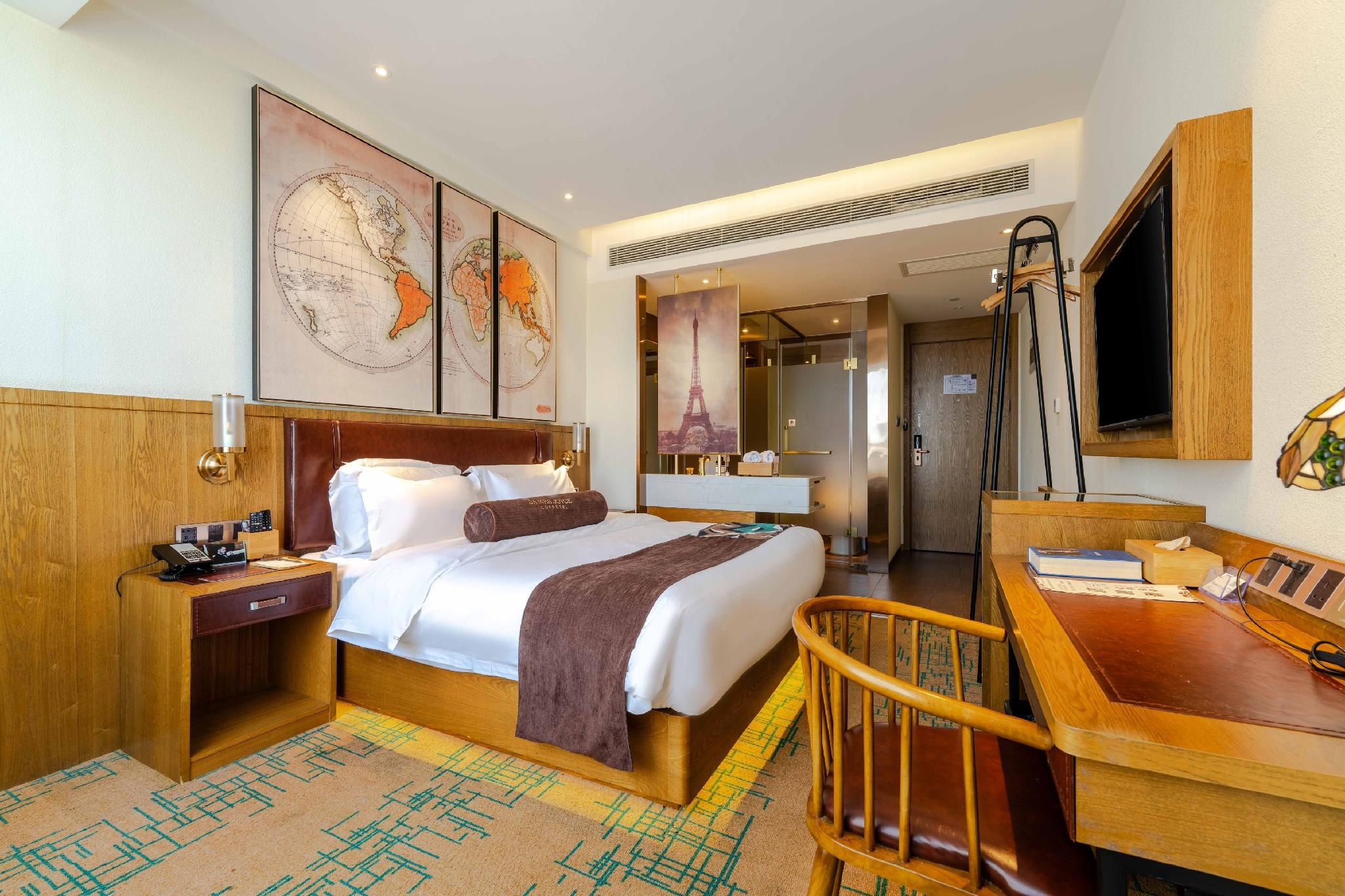 James Joyce - Queen Bed Room