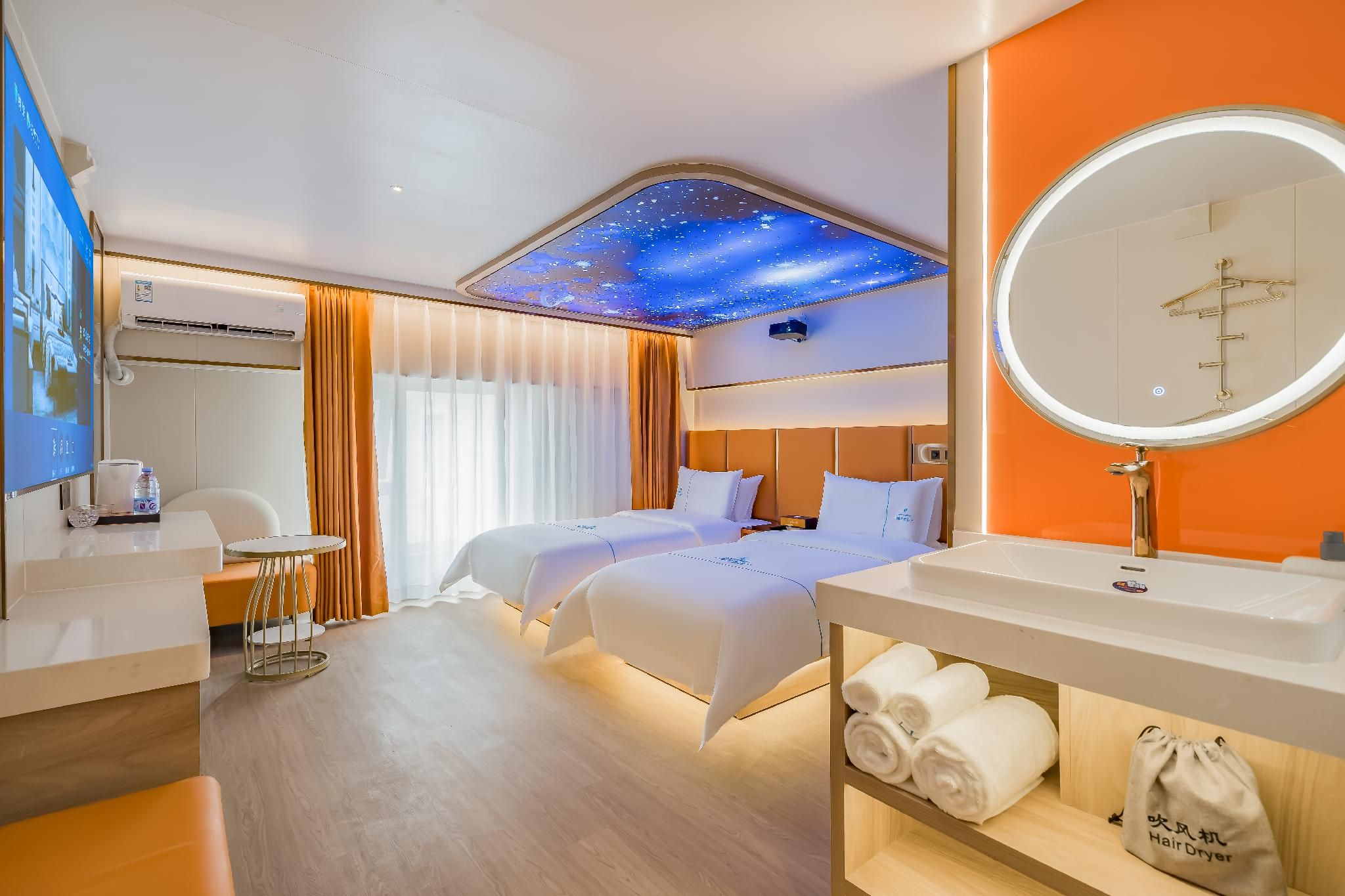 Guest Room - Twin Beds