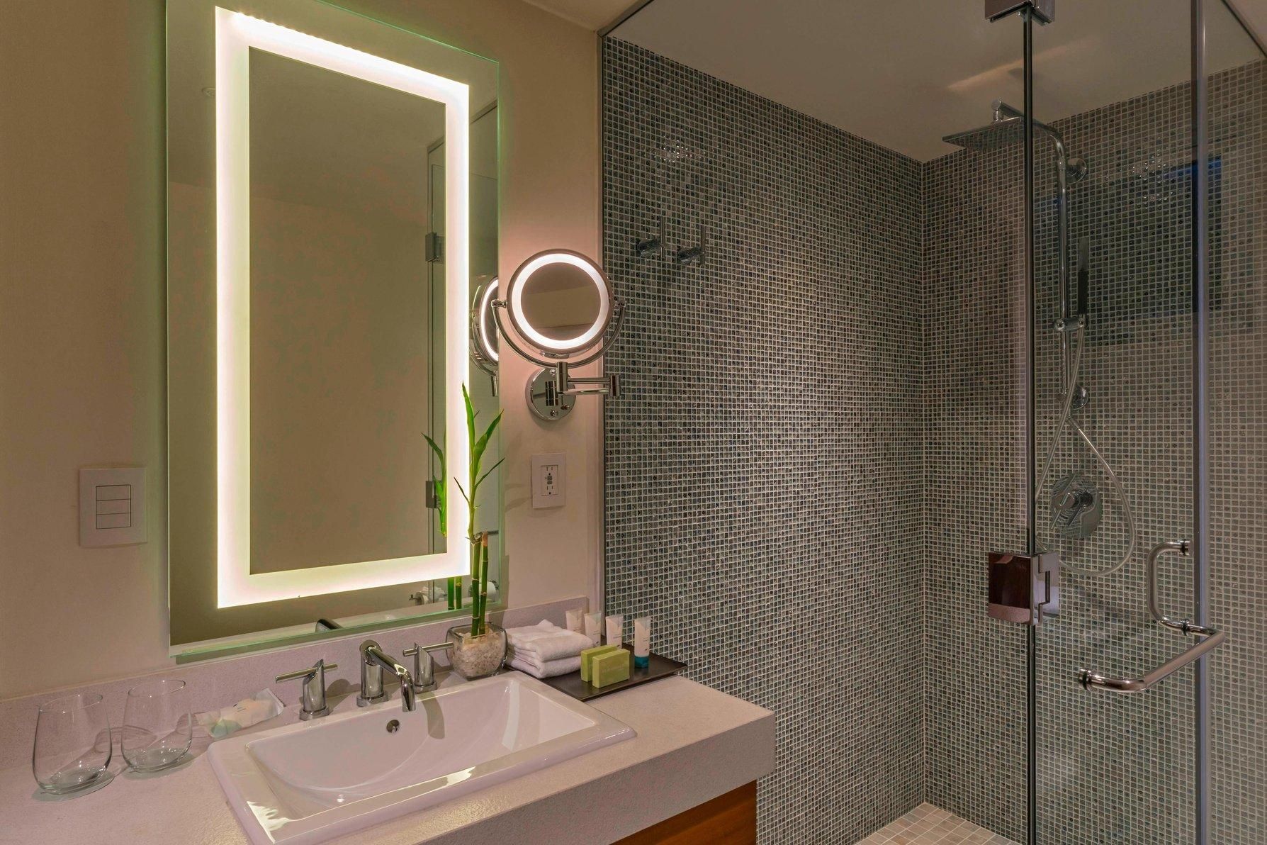 Cabana 1, Studio Suite, 1 King, Oceanfront, Corner room, Ground floor, Pool access, Poolside