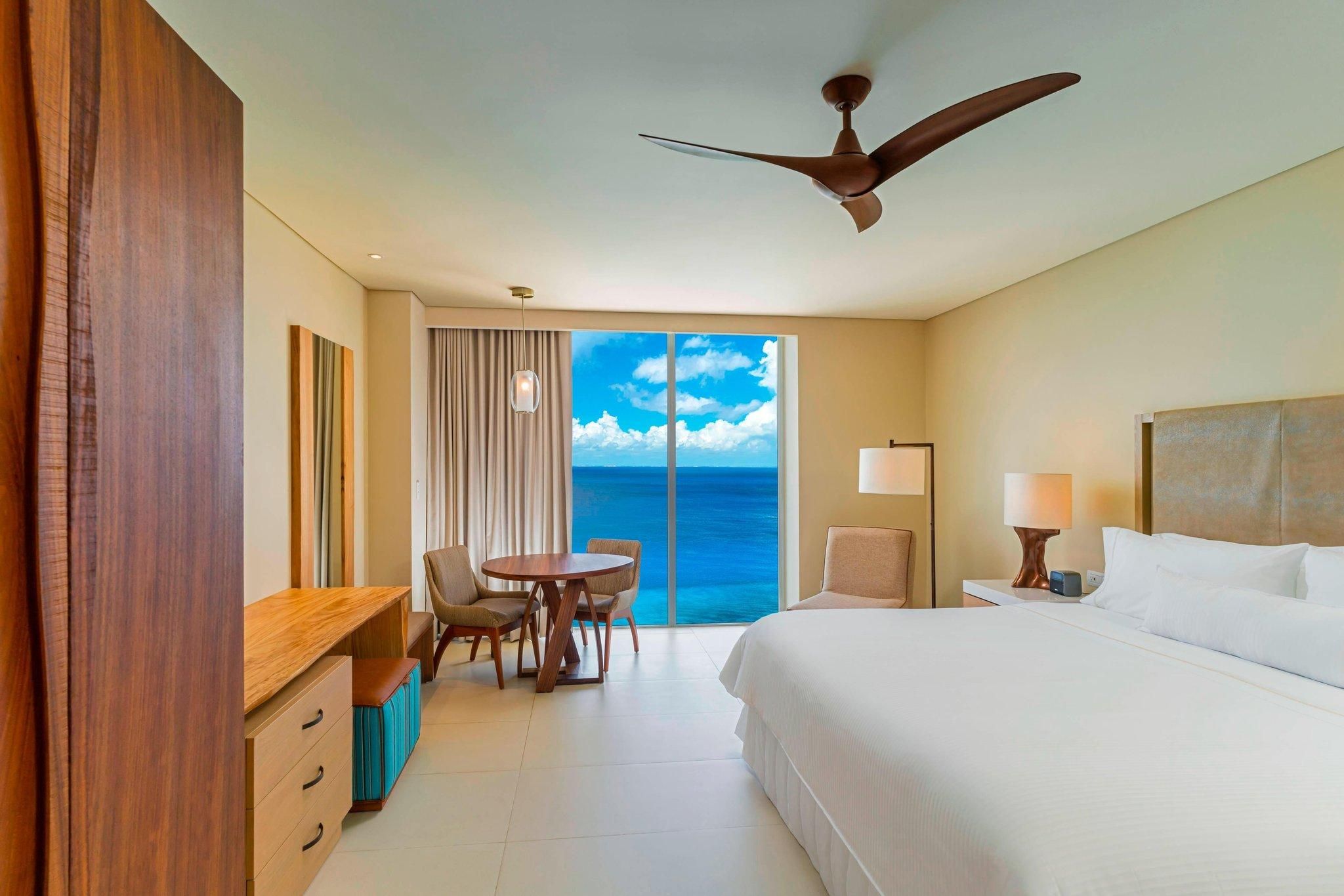Classic, Guest Room, 1 King, Ocean View