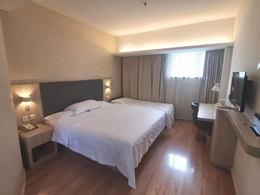 WH - Traditional Bed Room