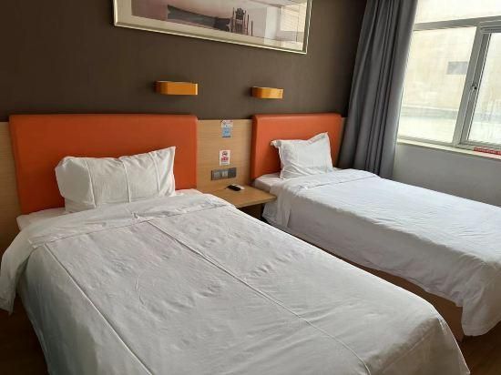 Featured Twin Room