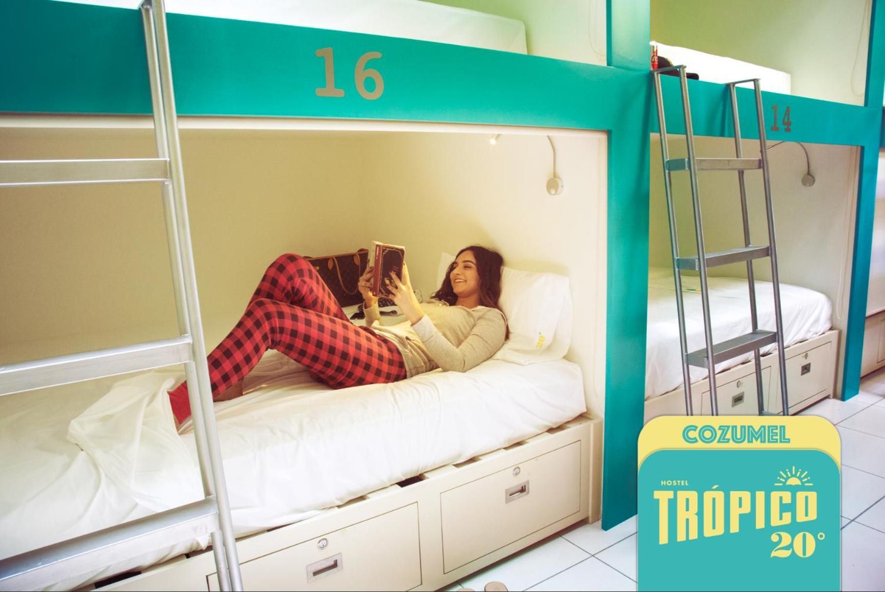 Single Bed in Mixed Dormitory Room