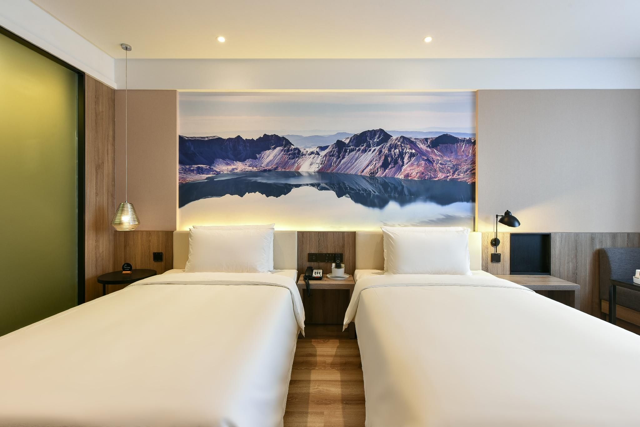 Superior Twin Room with City View