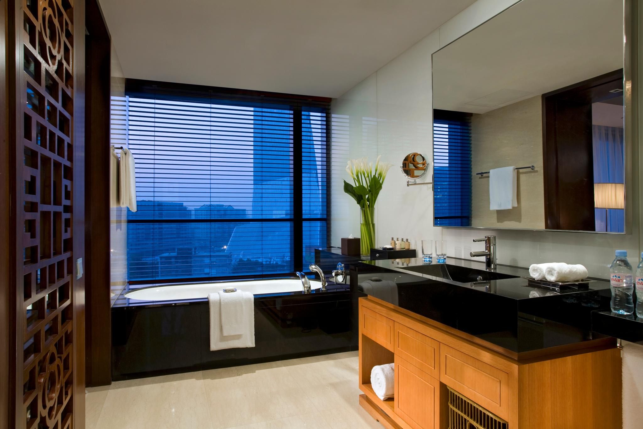 Deluxe City View Twin Room