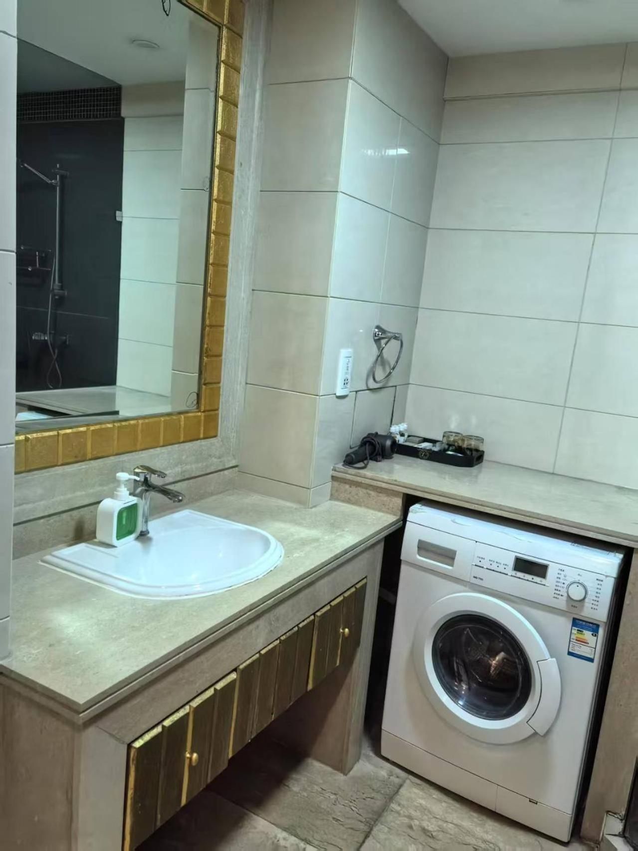 Twin Room with Bathroom