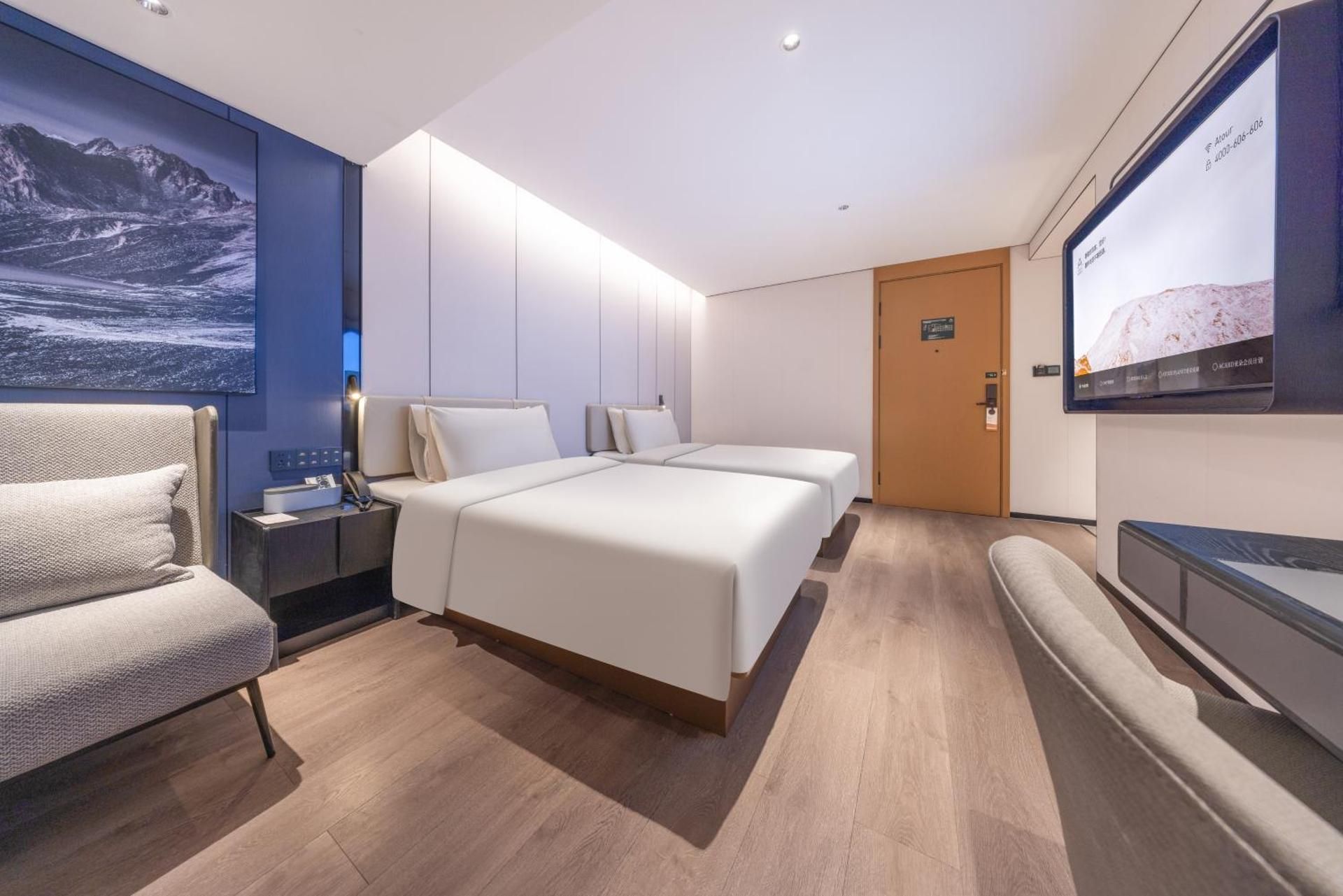 Elegant Twin Room without Window