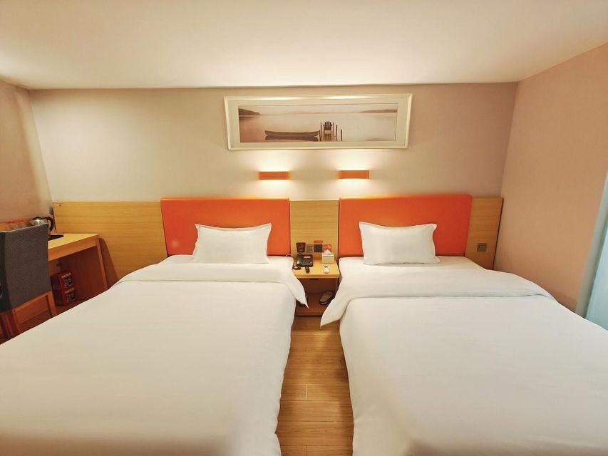 Featured Twin Room