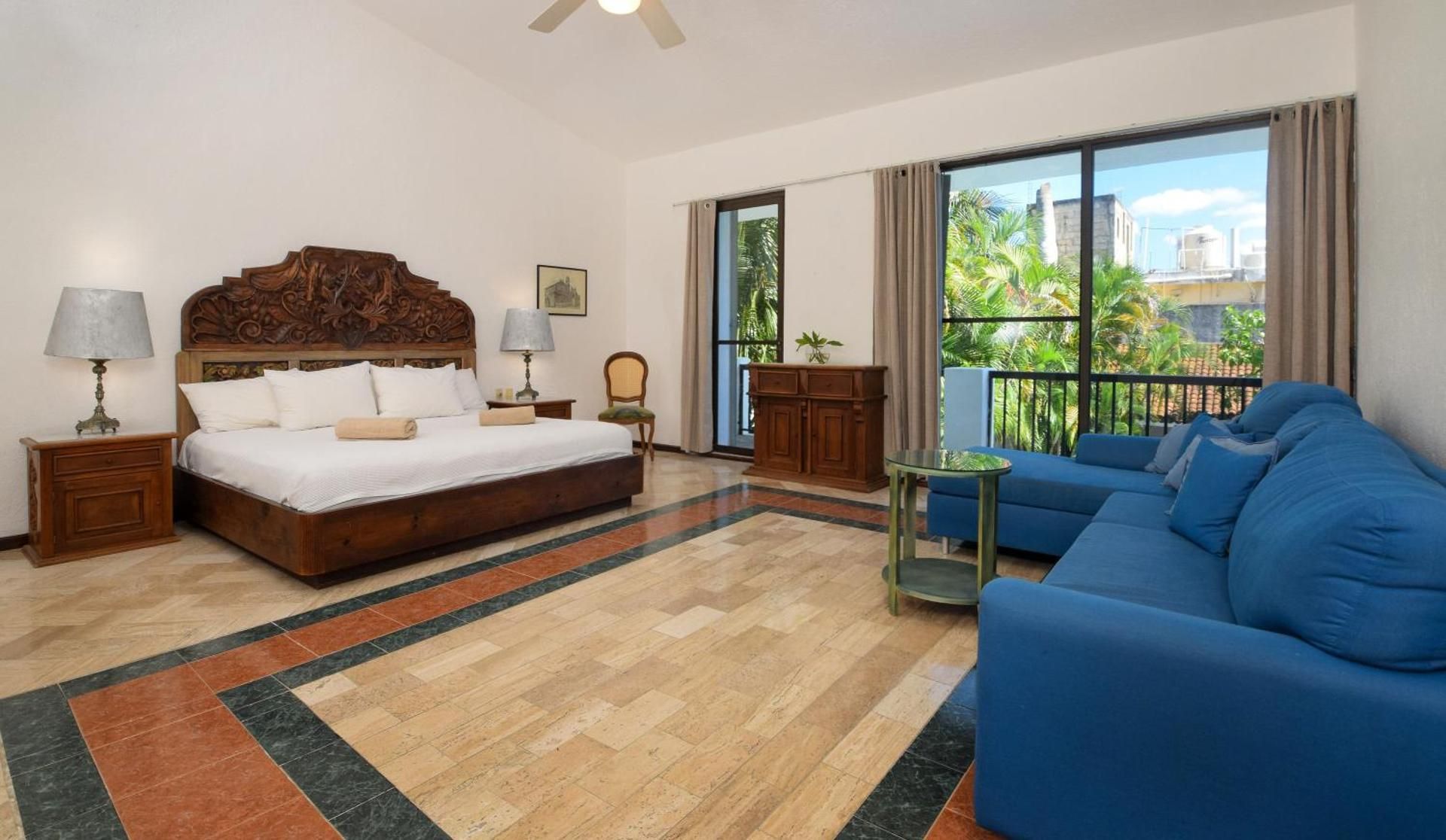 Two-Bedroom Deluxe Apartment with Balcony