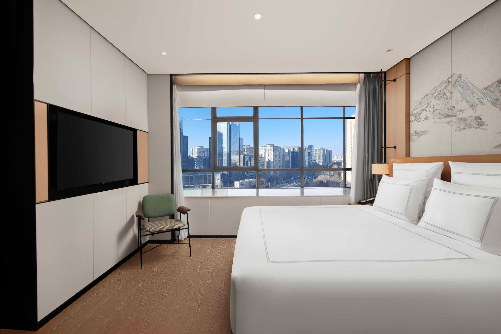 Premier Suite with with One King-size Bed, Loun ge Access, and City View