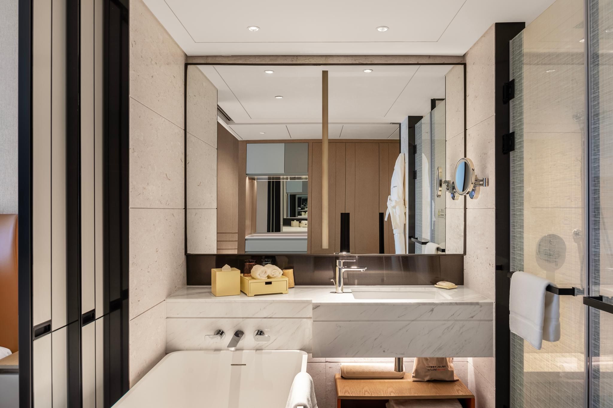 Swiss Executive Room with Twin Beds, Lounge Access, High Floor, & City View