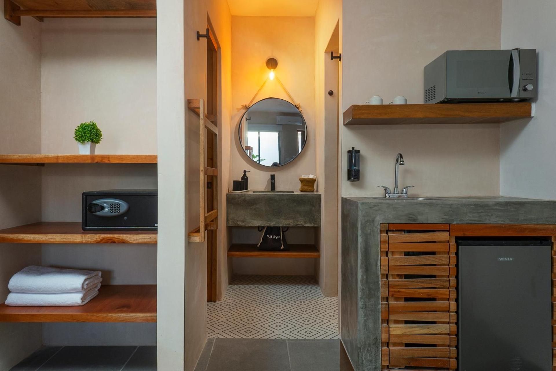 Illa Cozumel Standard King Room 3