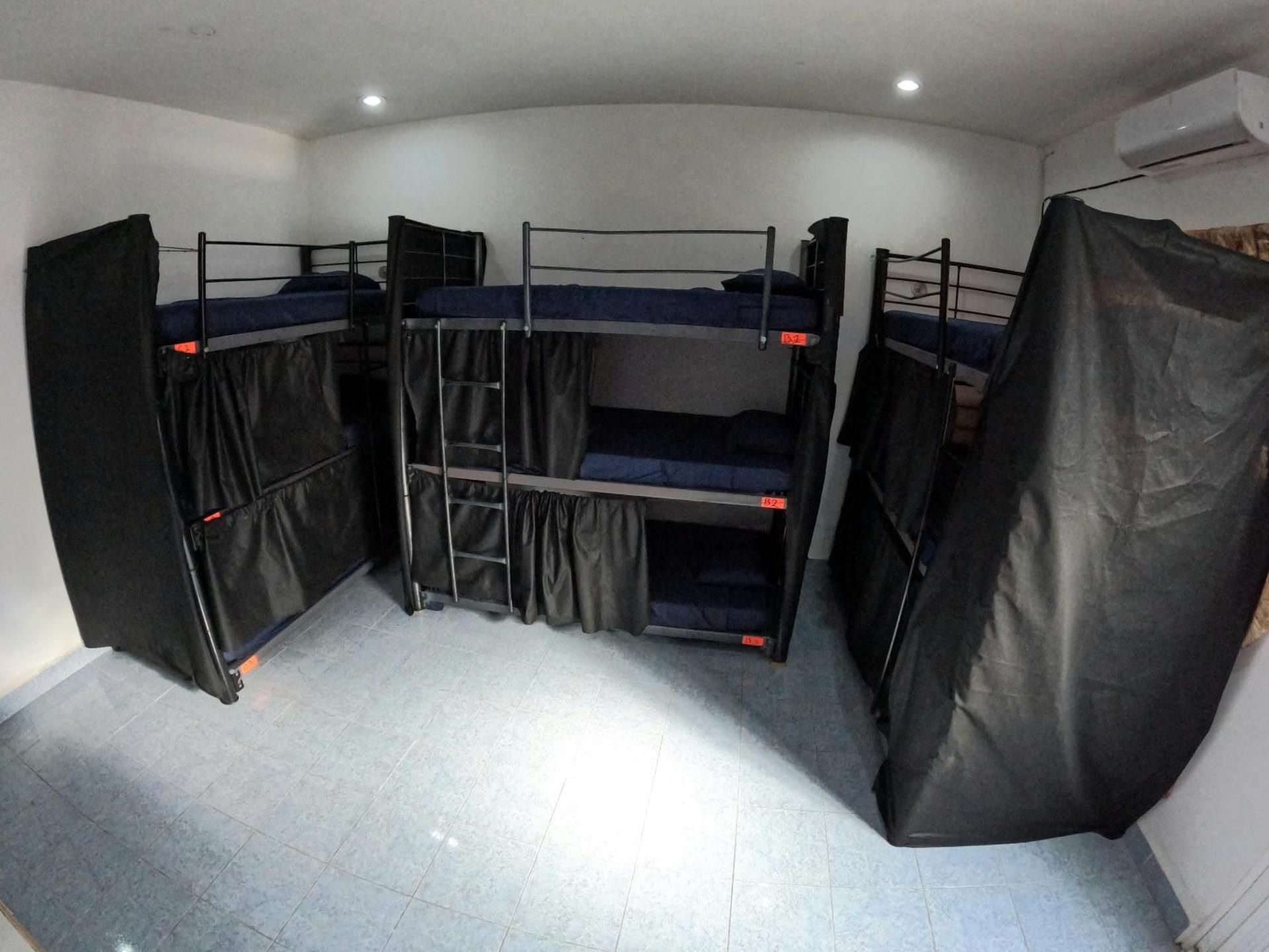 Single Bed in Mixed Dormitory Room