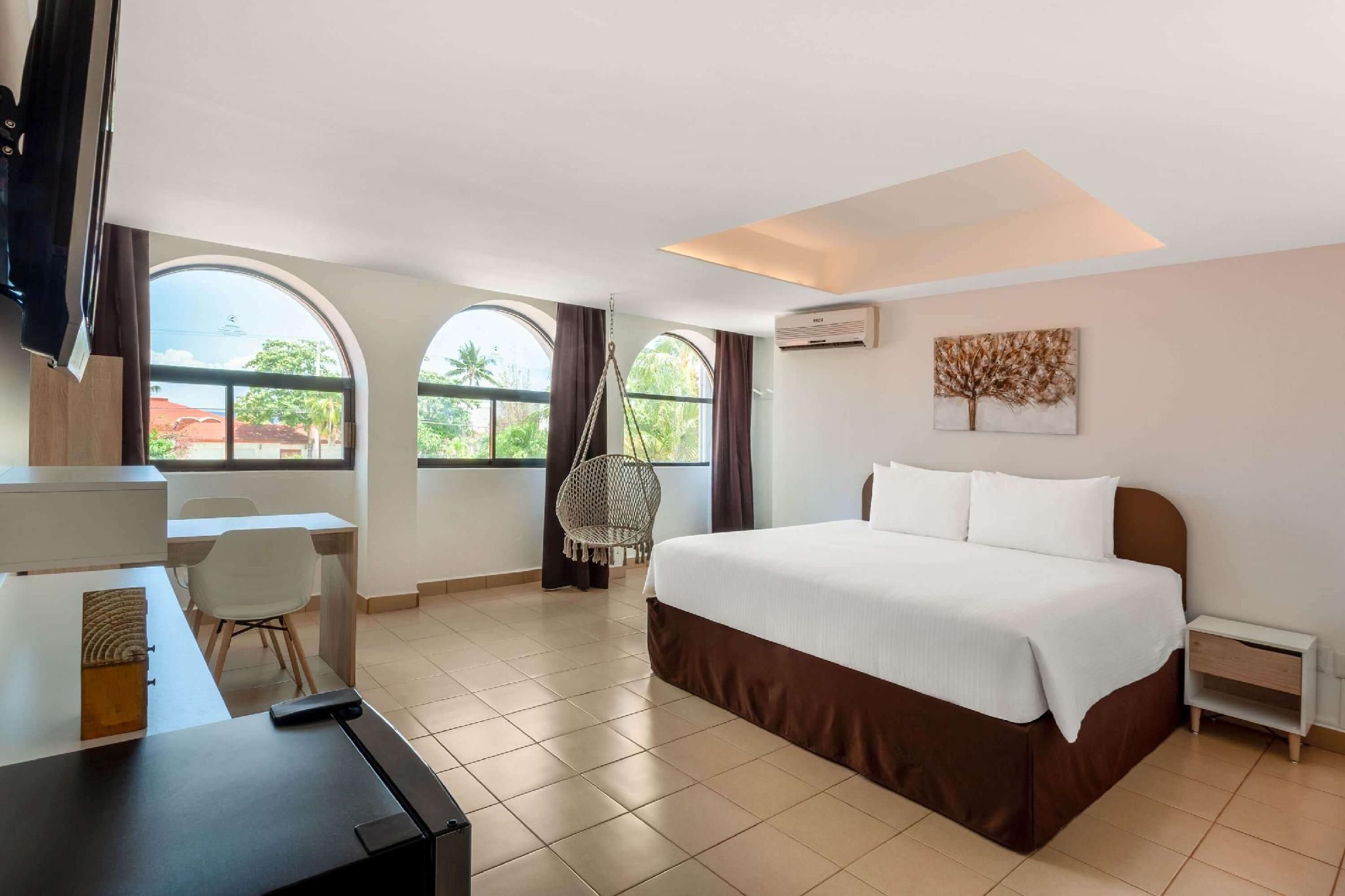 1 King Bed, Junior Suite, Non-Smoking