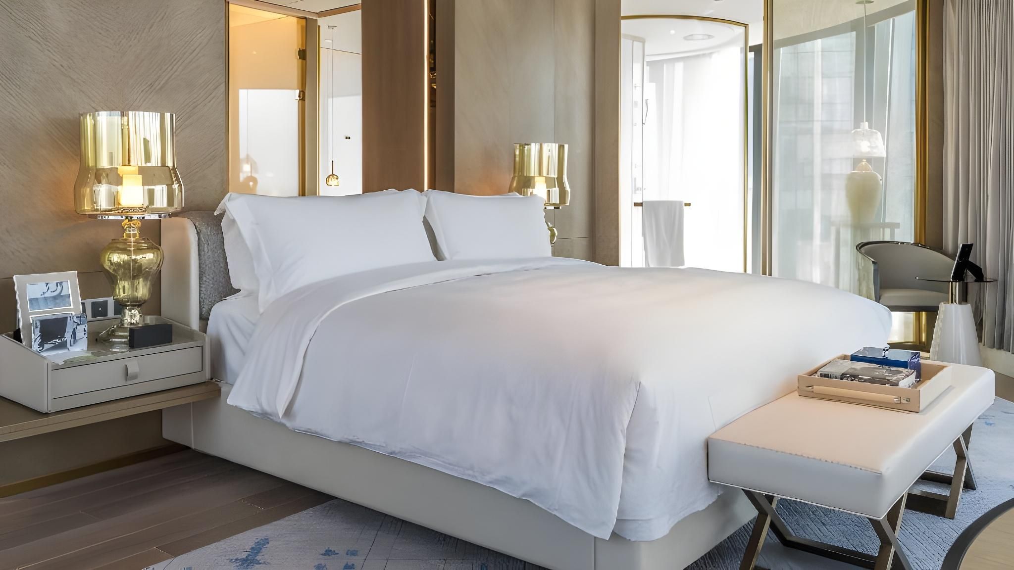 Ambassador Suite Dining High Floor