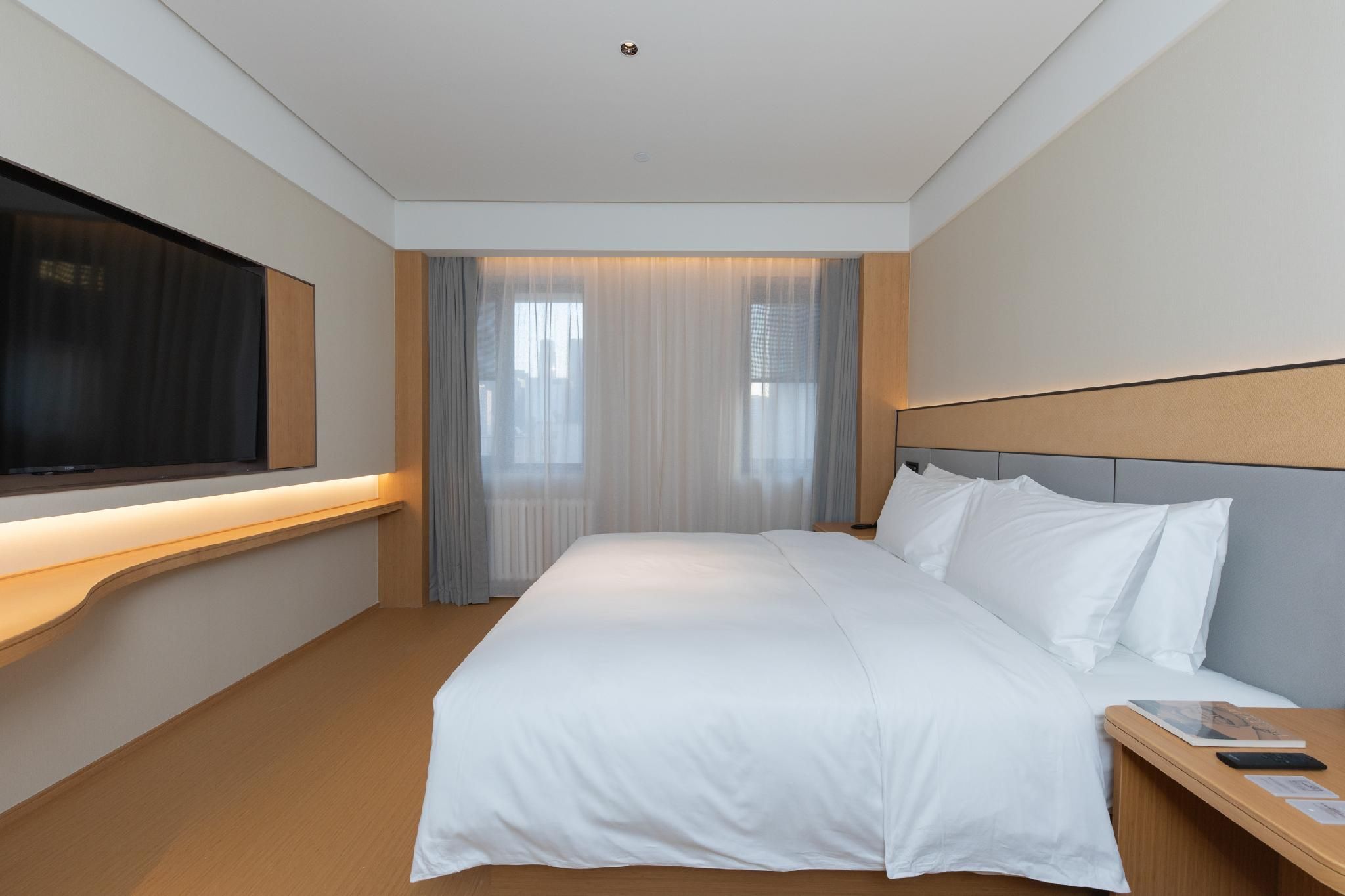 Business Queen Bed Room