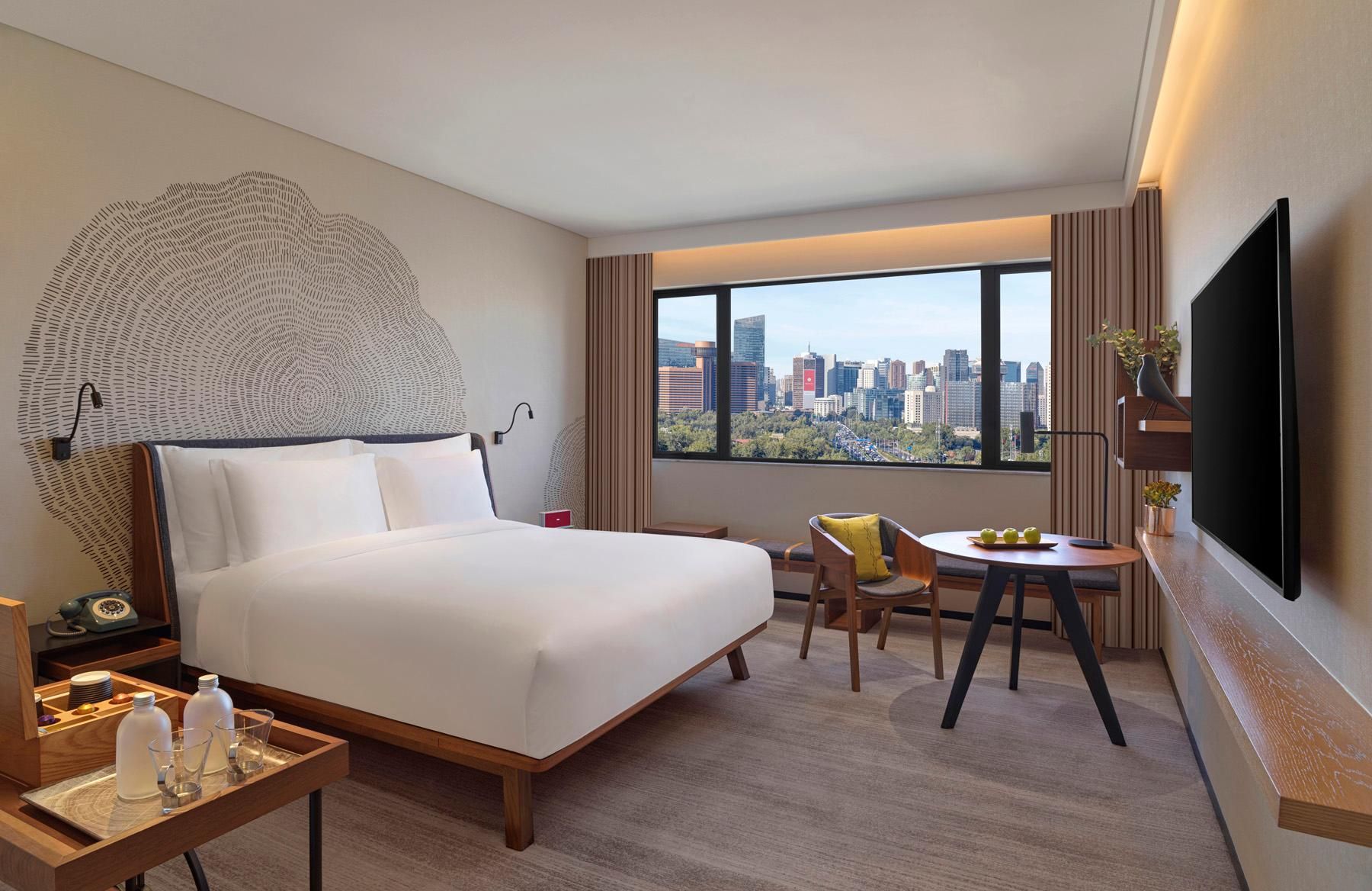 1 King Bed Specialty Room