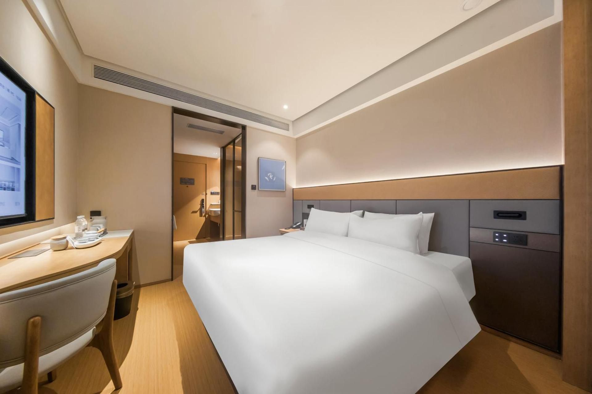 Queen Room