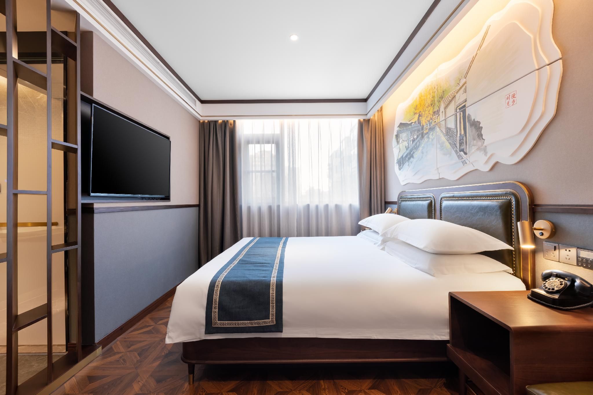 Business King Room