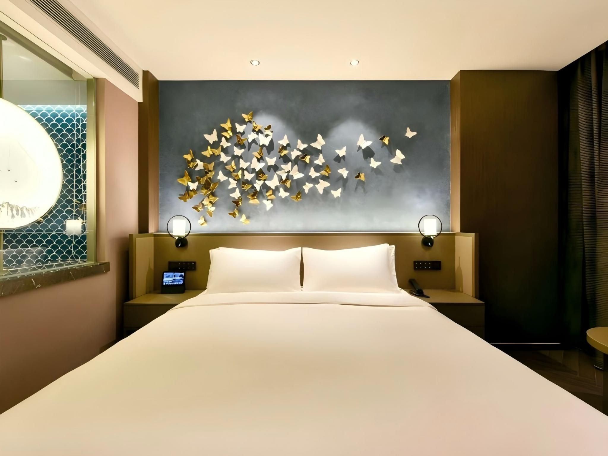 Queen Superior Room