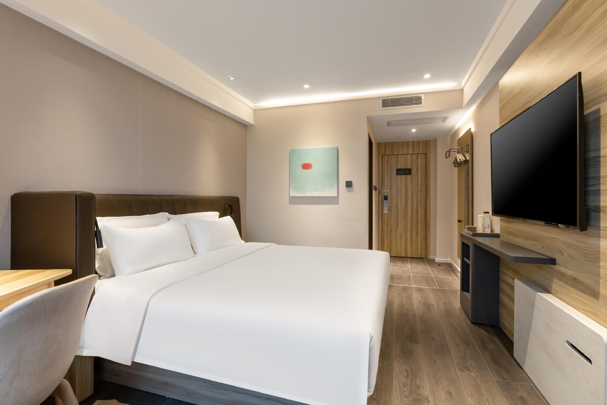 Business Queen Bed Room