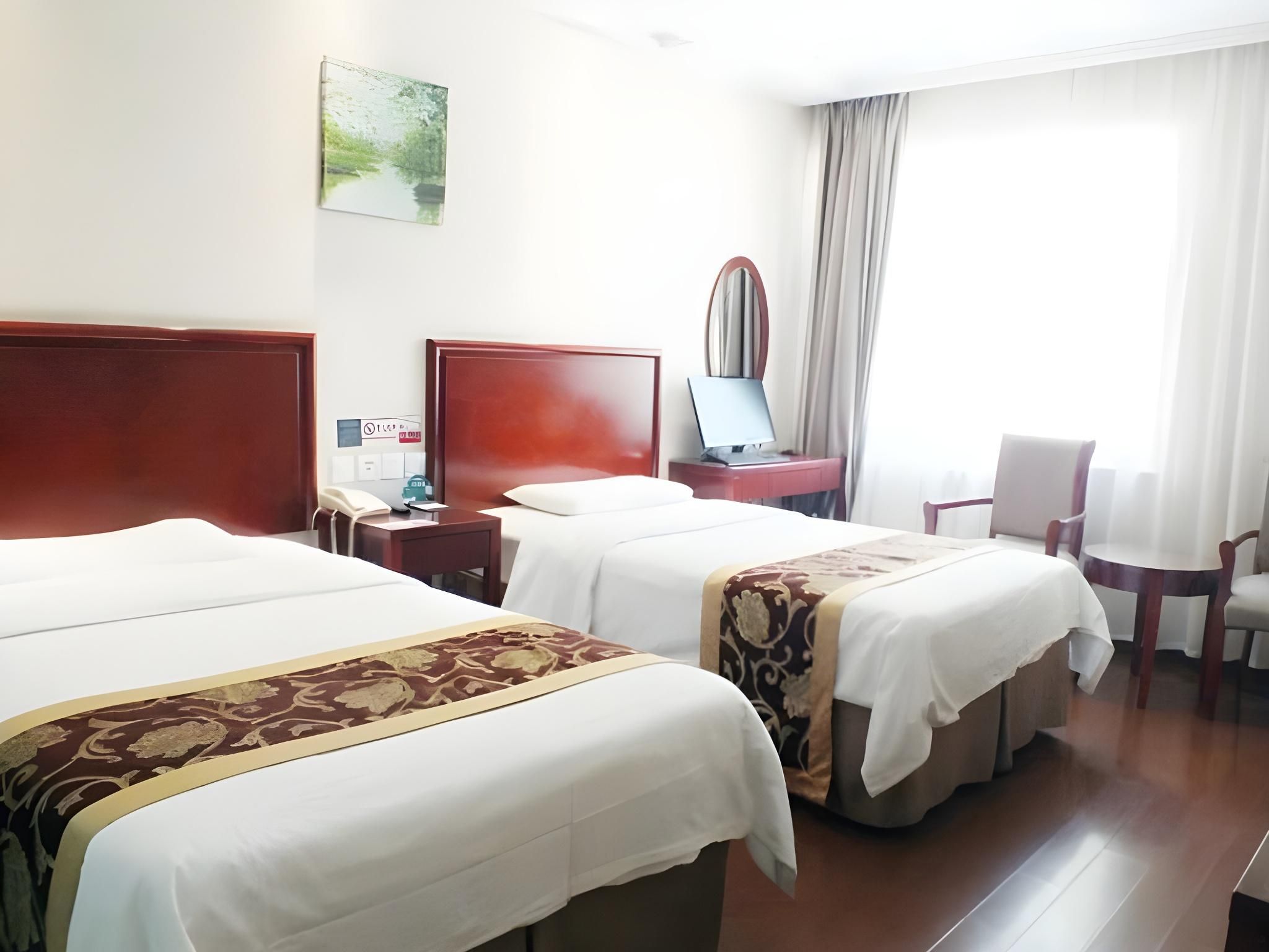 2 Bed Twin Superior Room