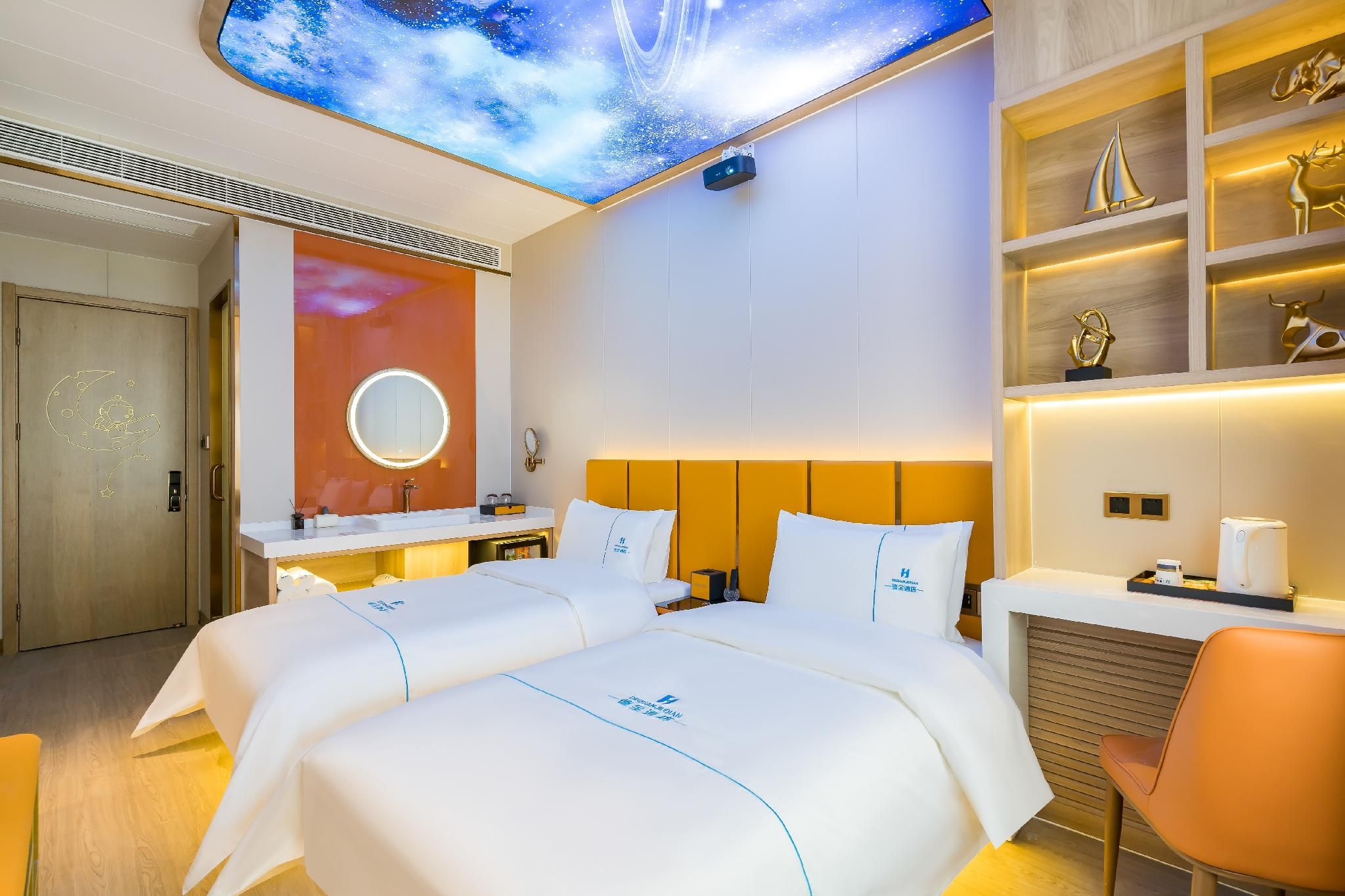Guest Room - Twin Beds