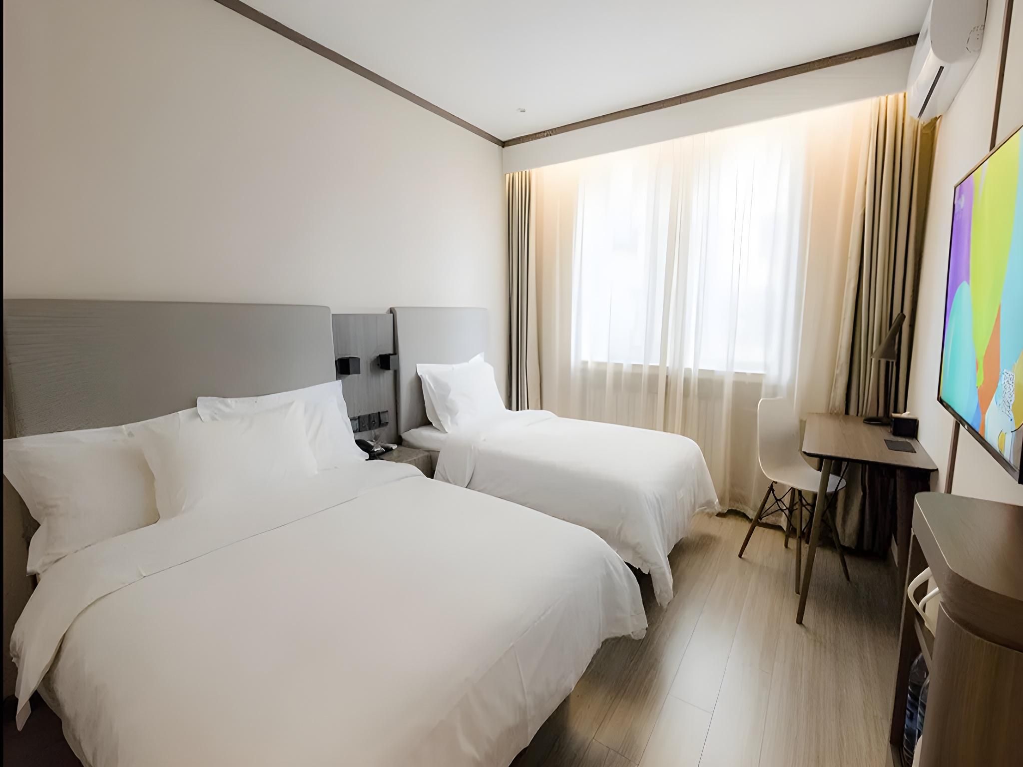 Huazhu - Family Room