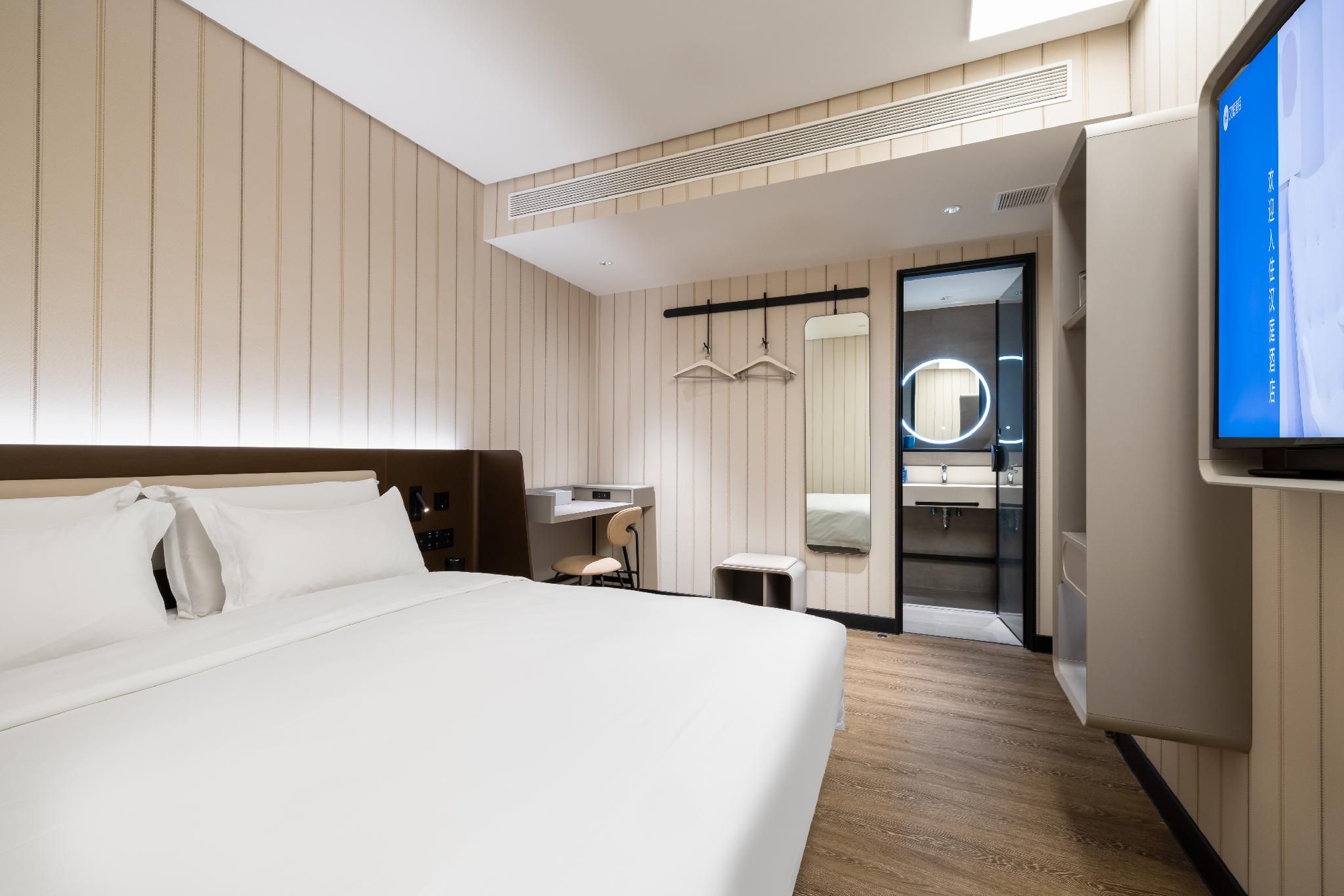 Business Queen Bed Room