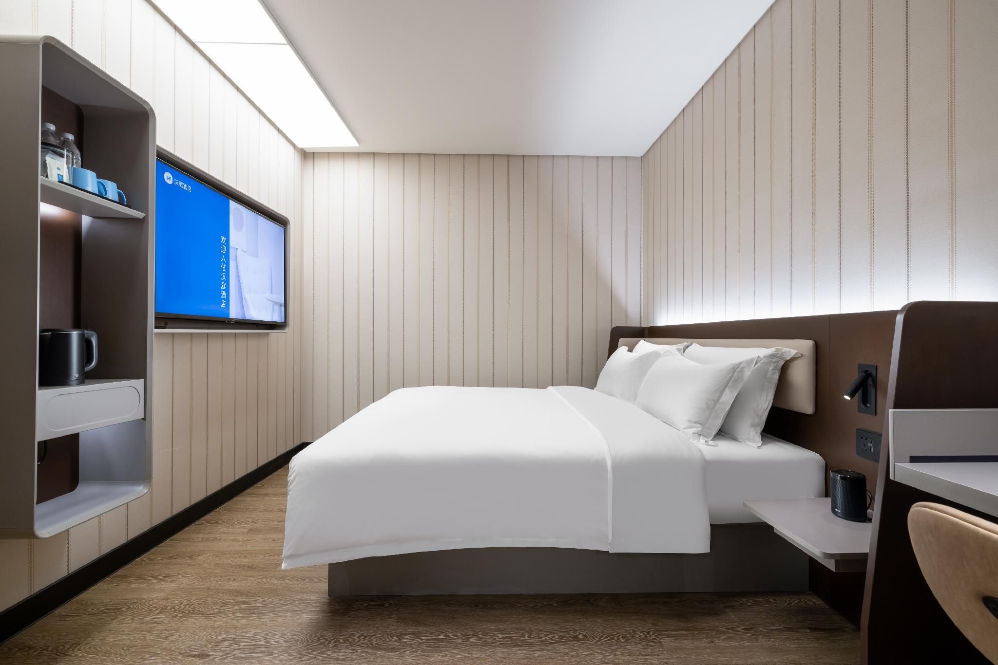Business Queen Bed Room