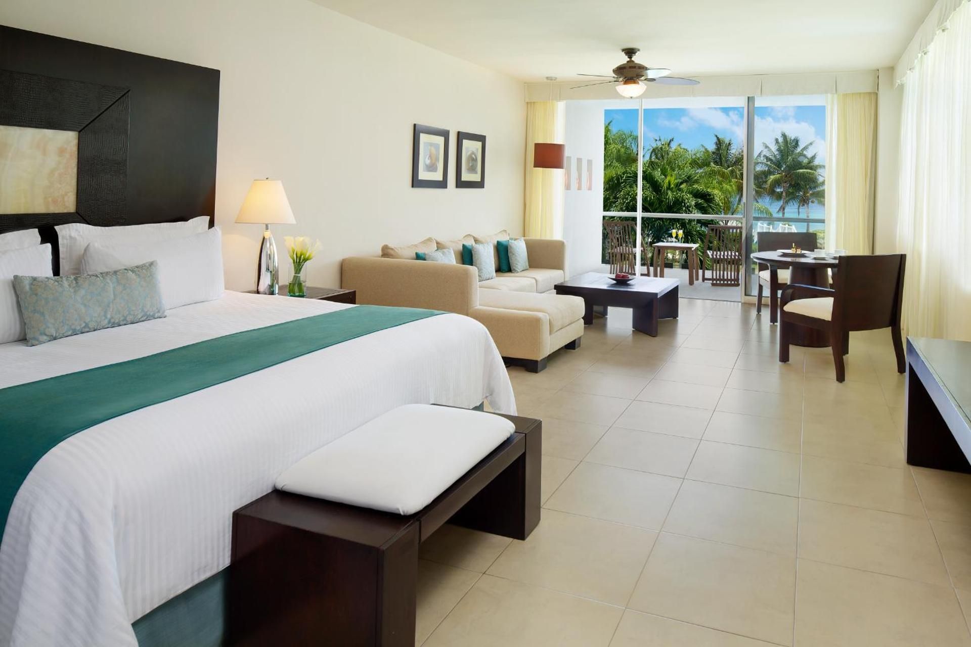 Junior Suite Ocean View Queen - All Inclusive