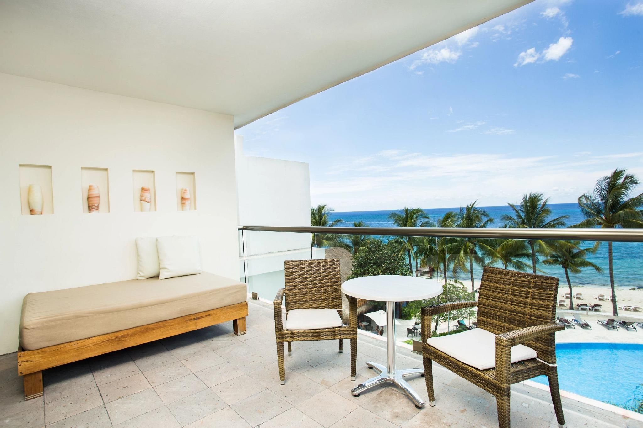 Preferred Club Superior Junior Suite Ocean View King - All Inclusive