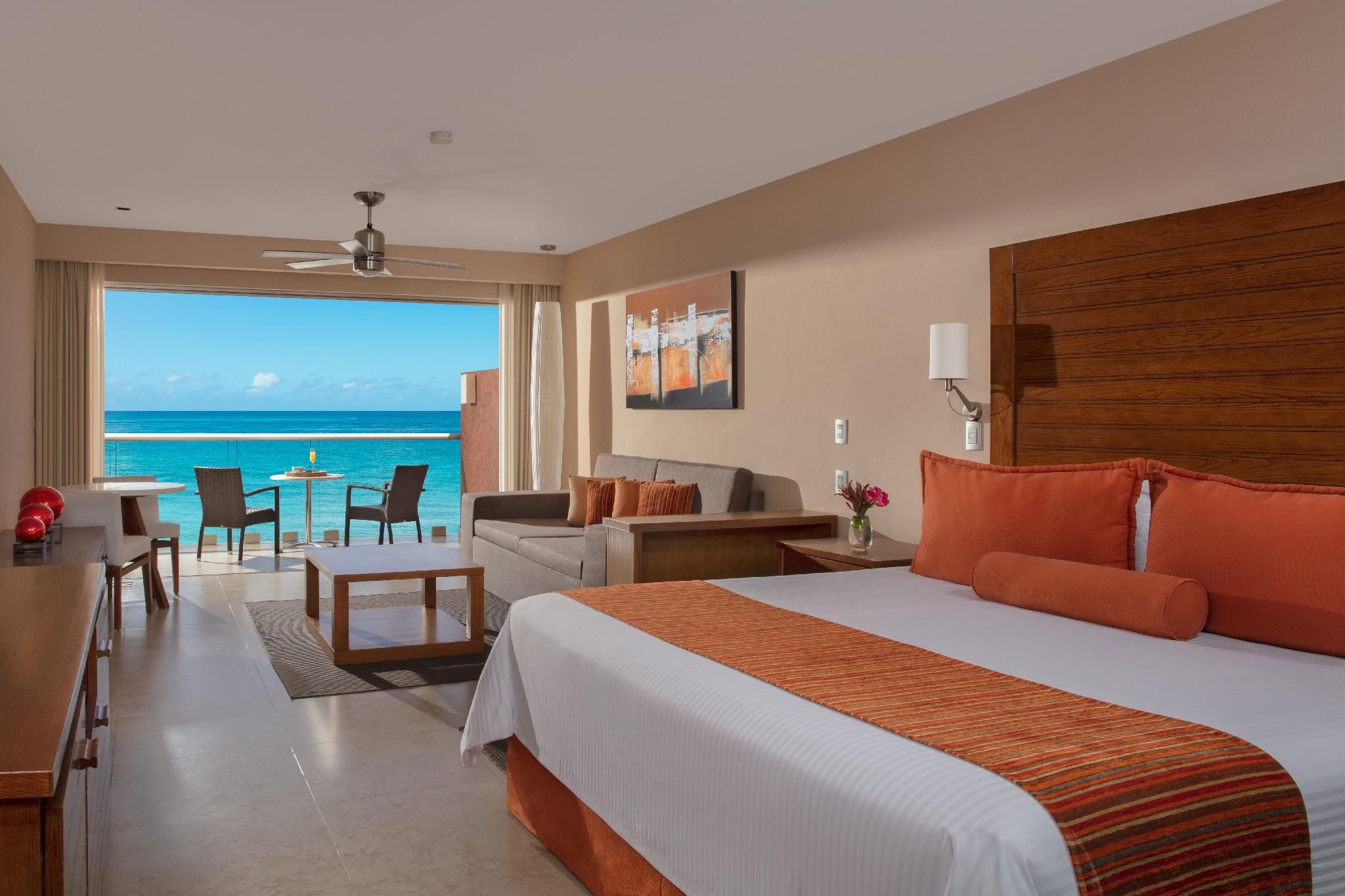 Preferred Club Junior Suite Ocean Front - All Inclusive